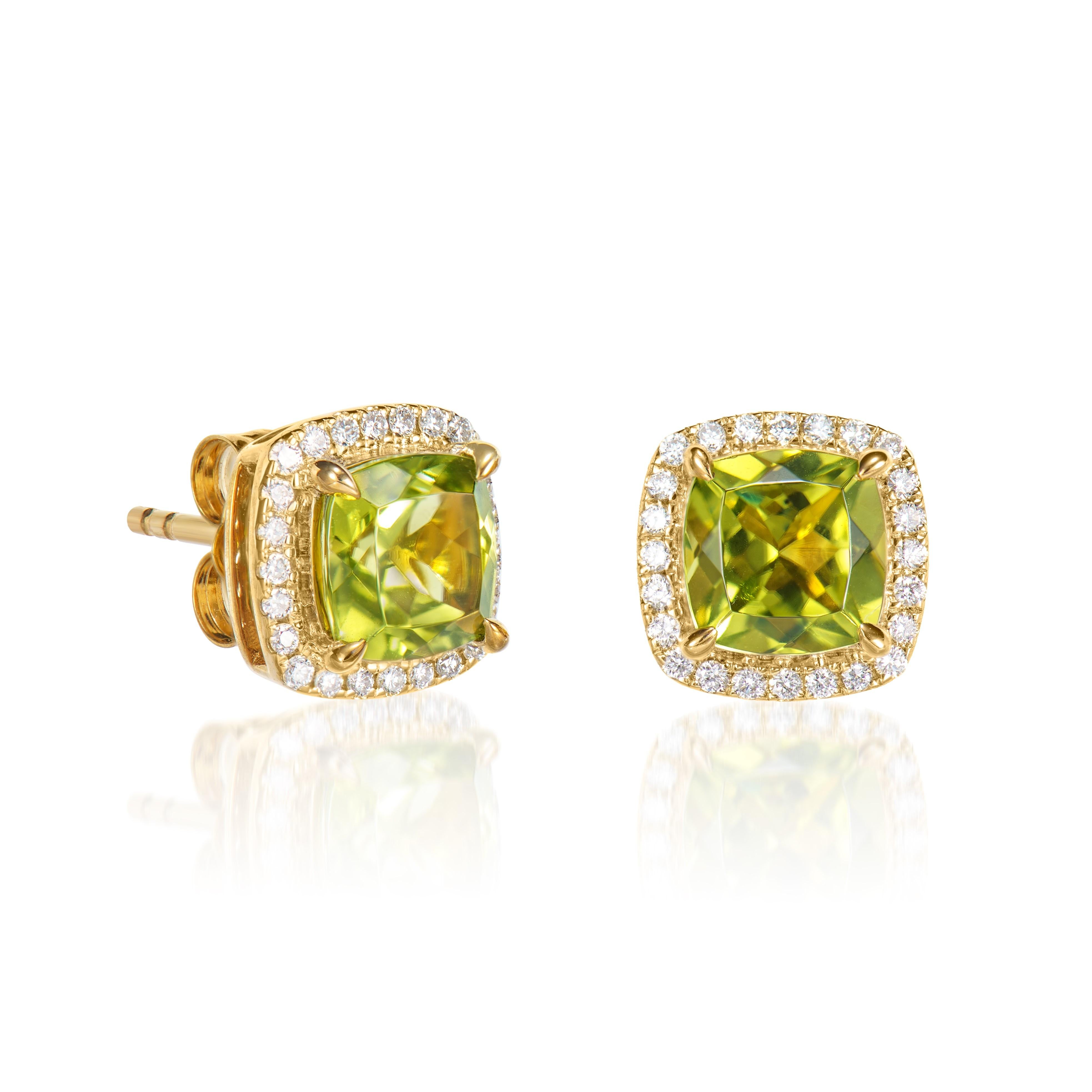 Presented A lovely collection of gems, including Amethyst, Peridot, Rhodolite, Sky Blue Topaz, Swiss Blue Topaz and Morganite is perfect for people who value quality and want to wear it to any occasion or celebration. The yellow gold Peridot Stud