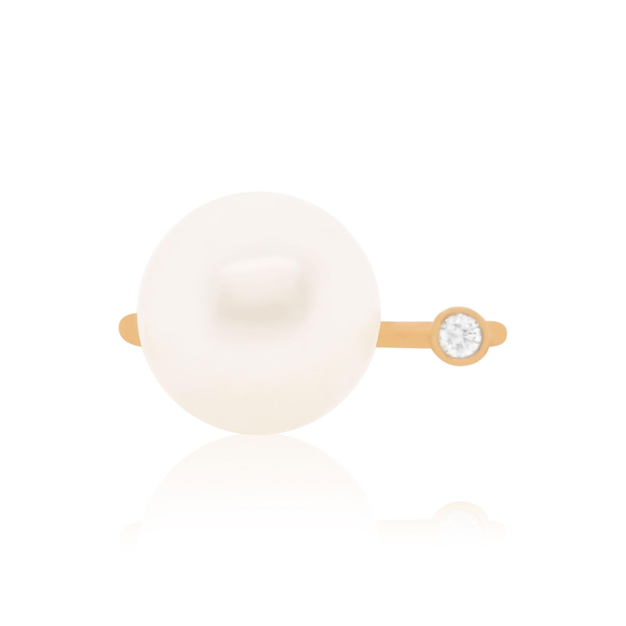 Contemporary 2.13 Carat Round South Sea Pearl and White Diamond Ring 14 Karat Yellow Gold