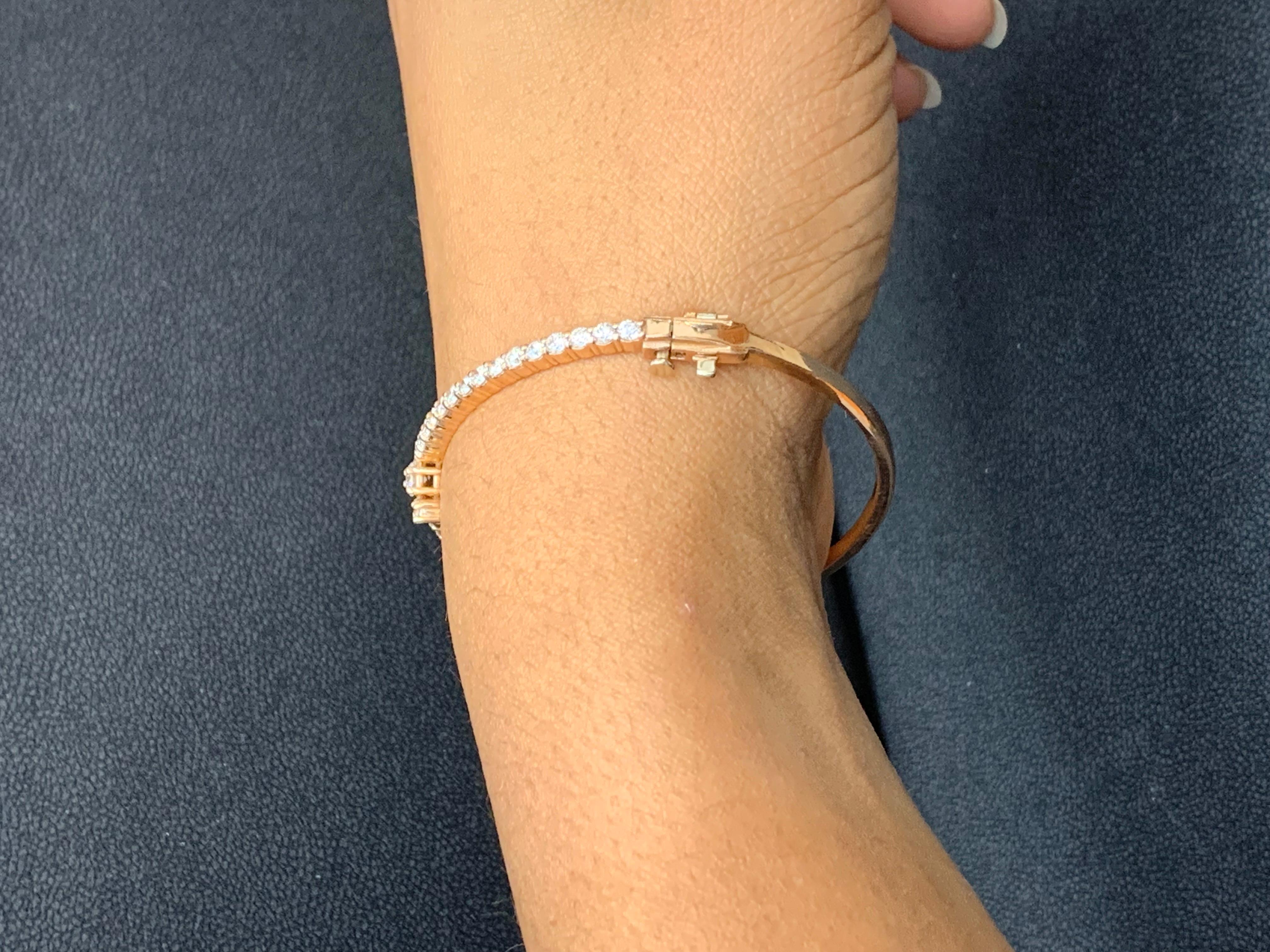 2.13 Carats Round Cut Diamond Twisted Bangle Bracelet in 14K Rose Gold For Sale 4