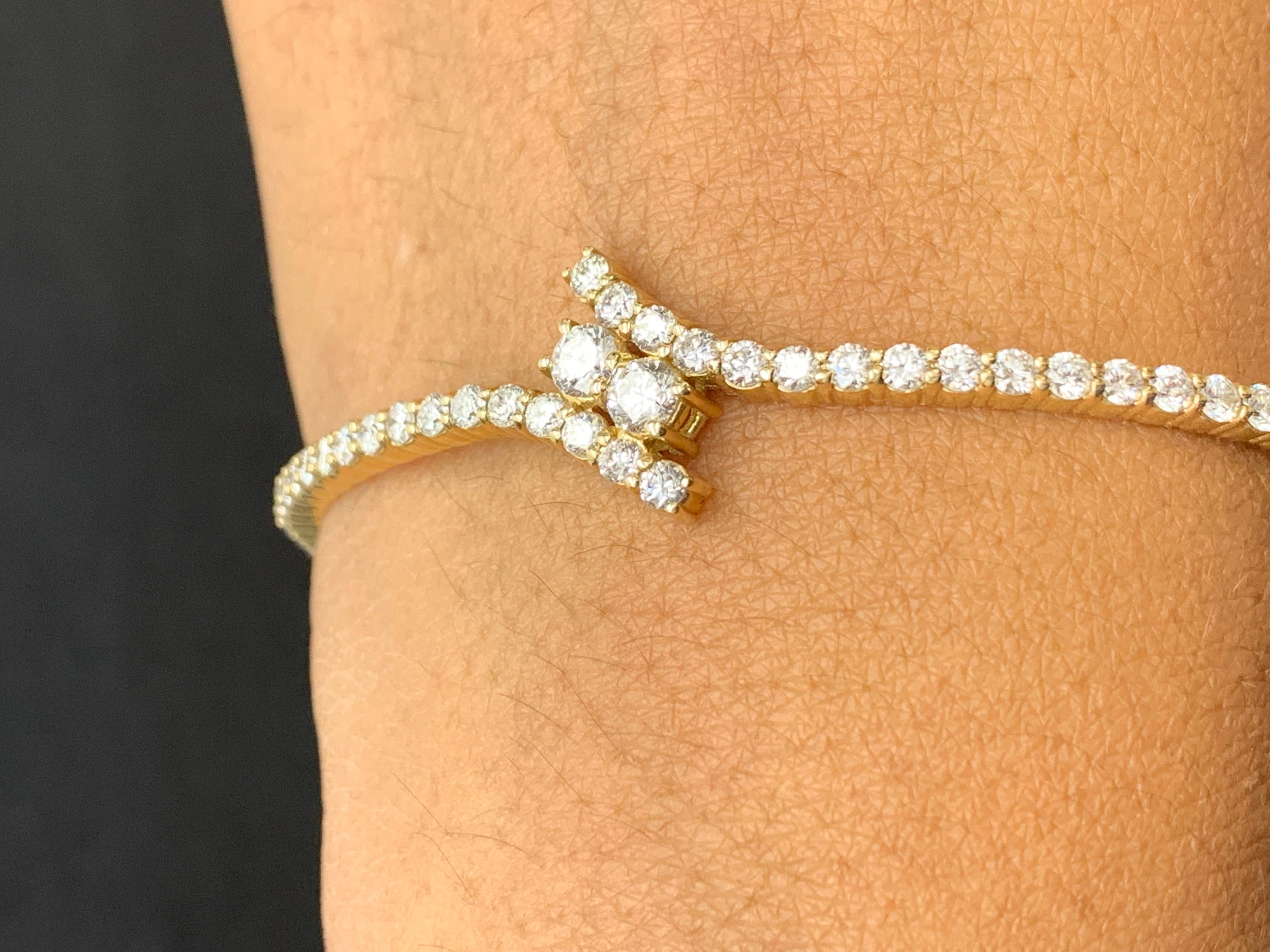 Bracelet torsadé en or jaune 14 carats et diamant rond de 2,13 carats en vente 5