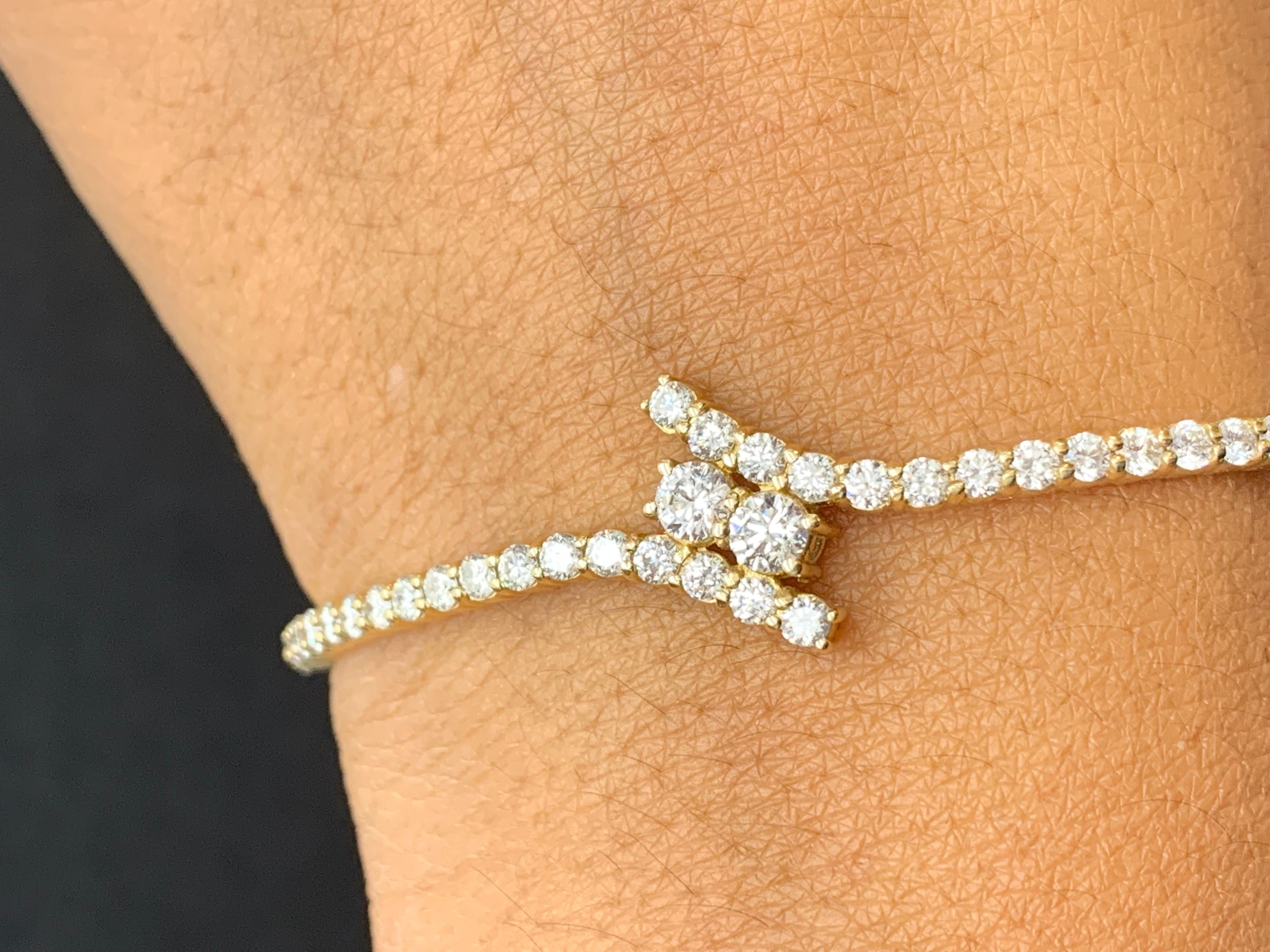 Moderne Bracelet torsadé en or jaune 14 carats et diamant rond de 2,13 carats en vente