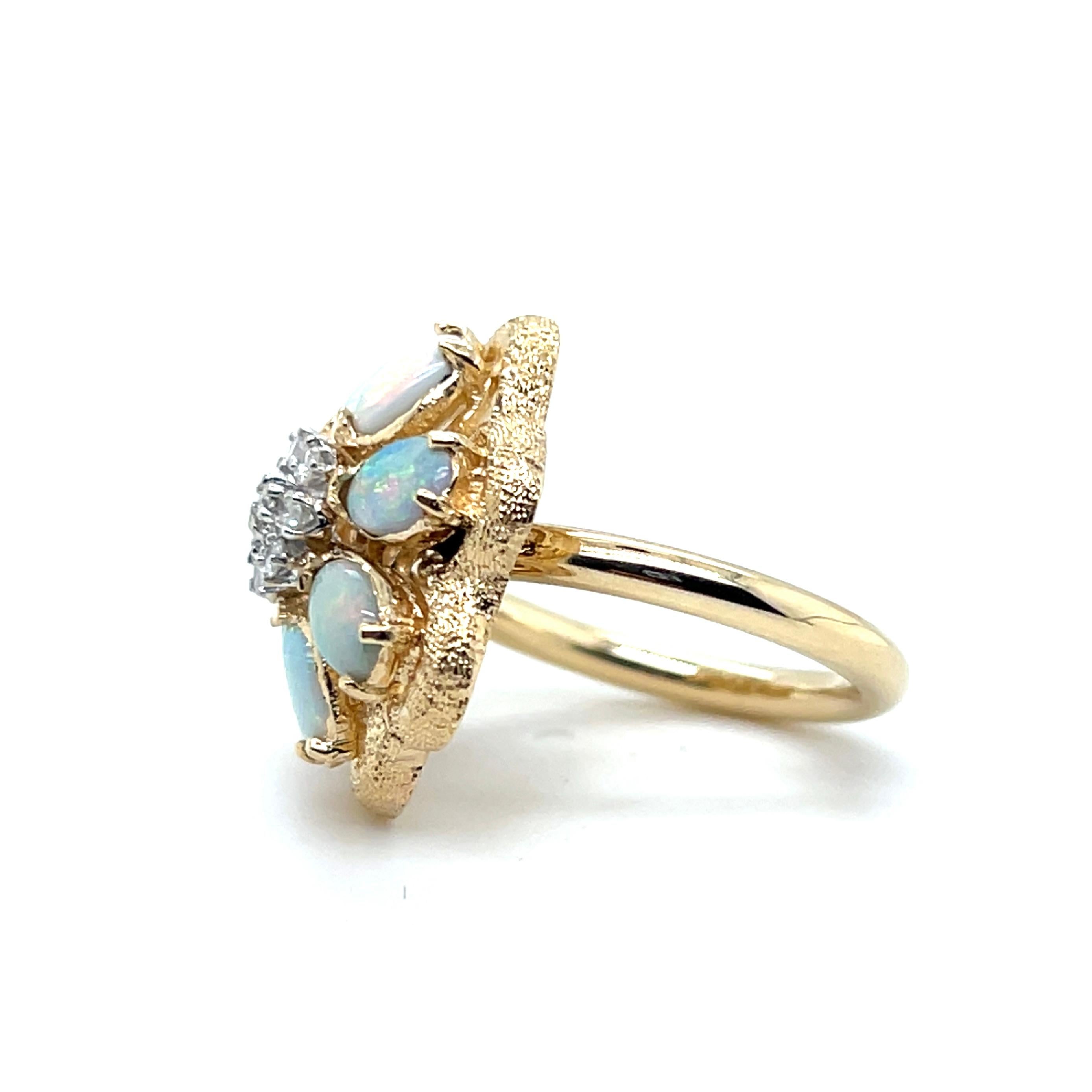 da uomo o donna 2,13 TCW Opale e diamanti in oro giallo 14k Anello con disegno floreale 1960s in vendita
