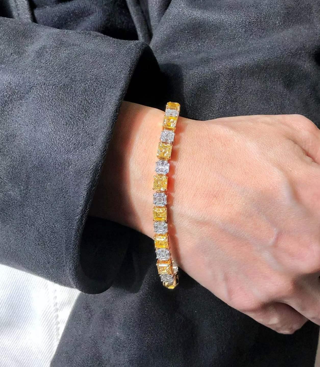 21,30ct Gelb- und Weißdiamanten-Tennisarmband aus 18k Weiß- und Gelbgold Damen im Angebot