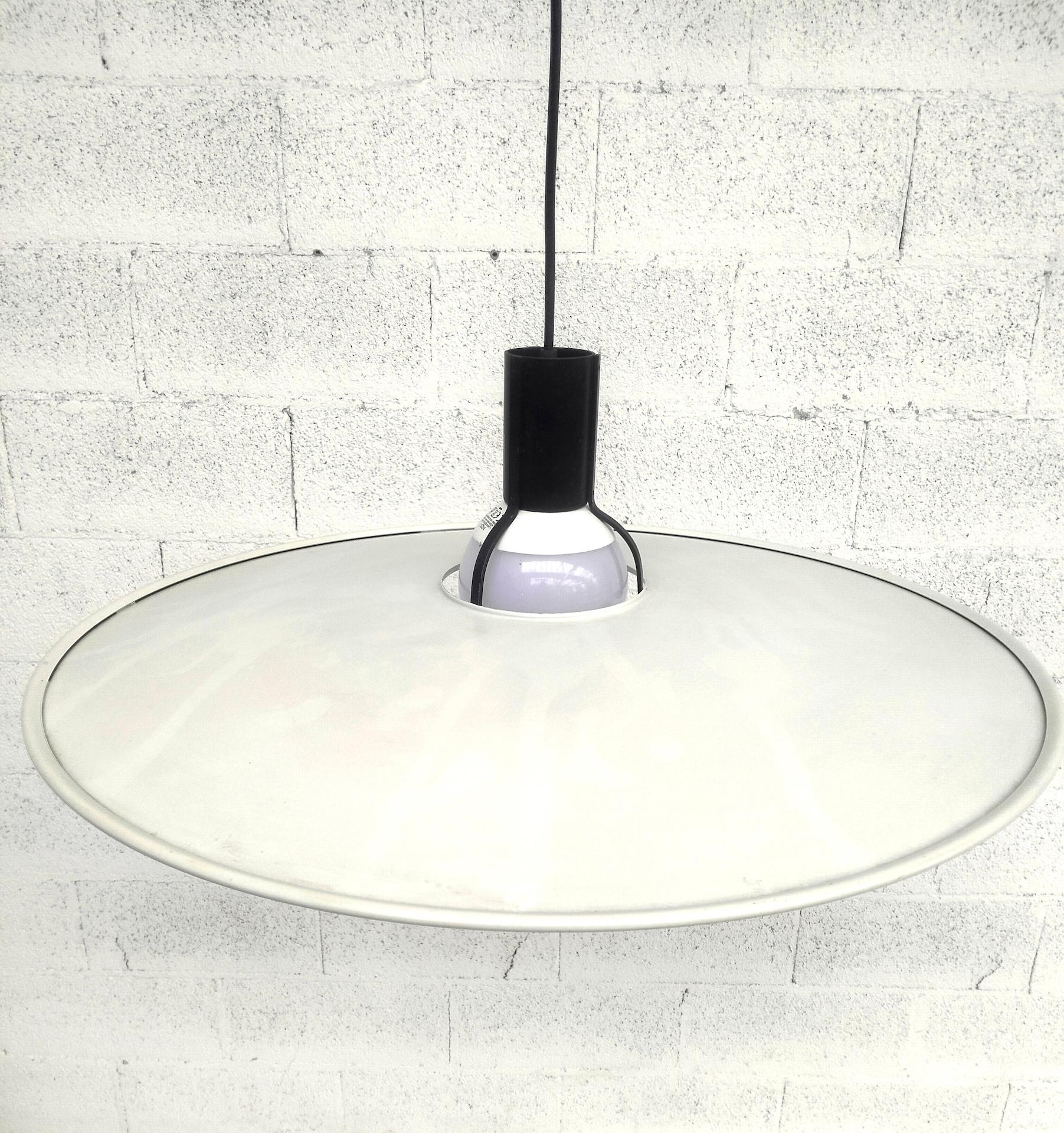 Lampada a sospensione 2133 di Gino Sarfatti for Arteluce, anni '70 In condizioni buone in vendita a Padova, IT