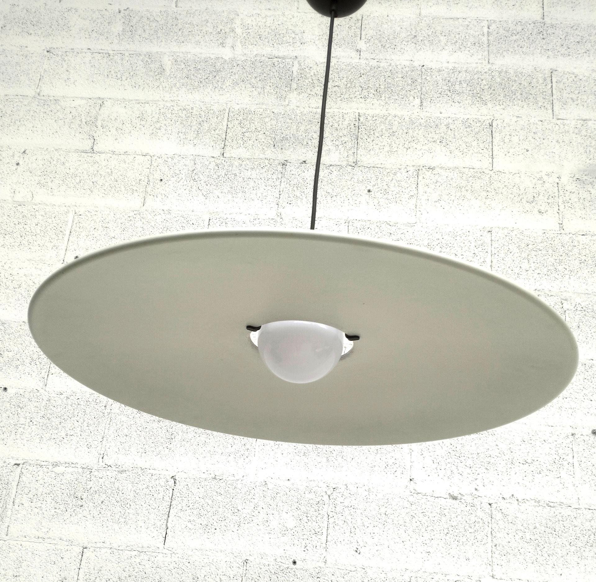 Fine XX secolo Lampada a sospensione 2133 di Gino Sarfatti for Arteluce, anni '70 in vendita