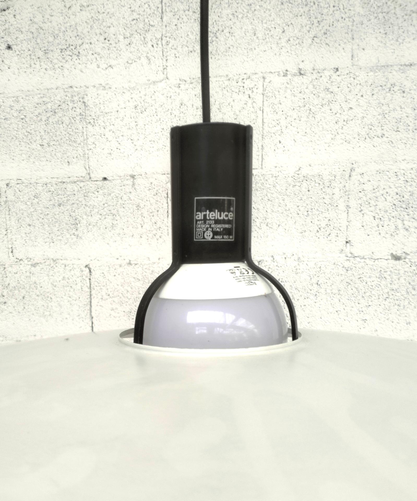 Lampada a sospensione 2133 di Gino Sarfatti for Arteluce, anni '70 in vendita 1