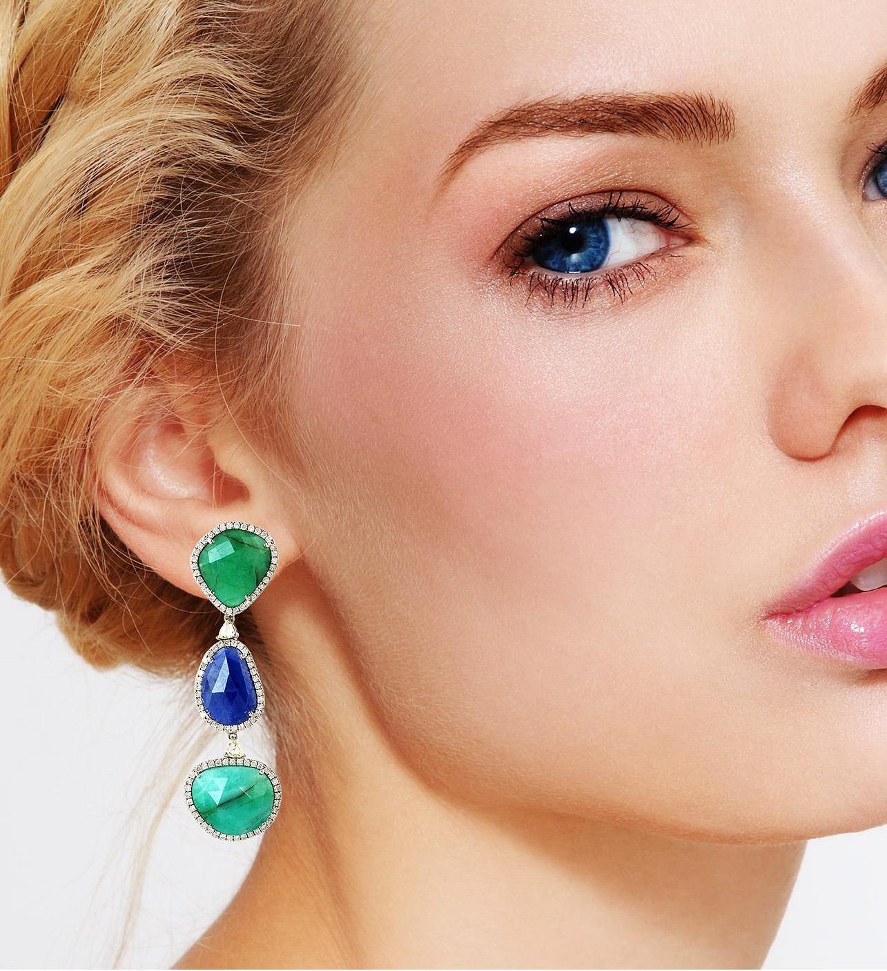 Contemporary 21.37 Carat Emerald Blue Sapphire Diamond 18 Karat Gold Earrings For Sale