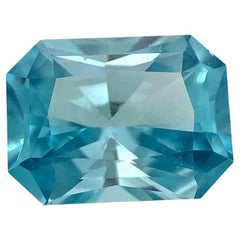 Zircon bleu radiant taille maître de 2,13 carats du Cambodge