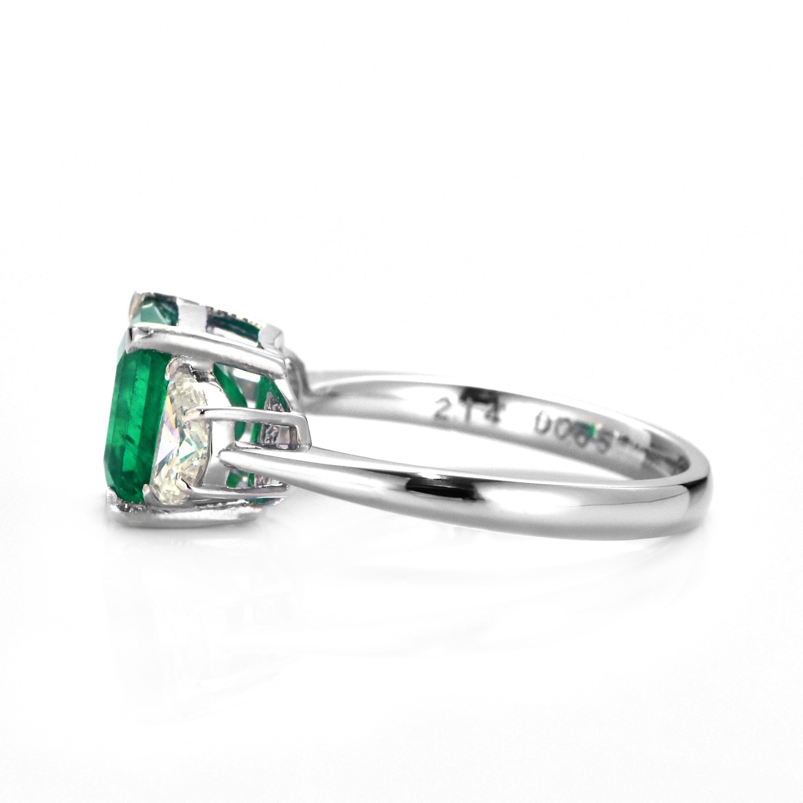 Anillo de diamantes y esmeralda colombiana verde vivo natural de 2,14 quilates fabricado en platino en venta 4