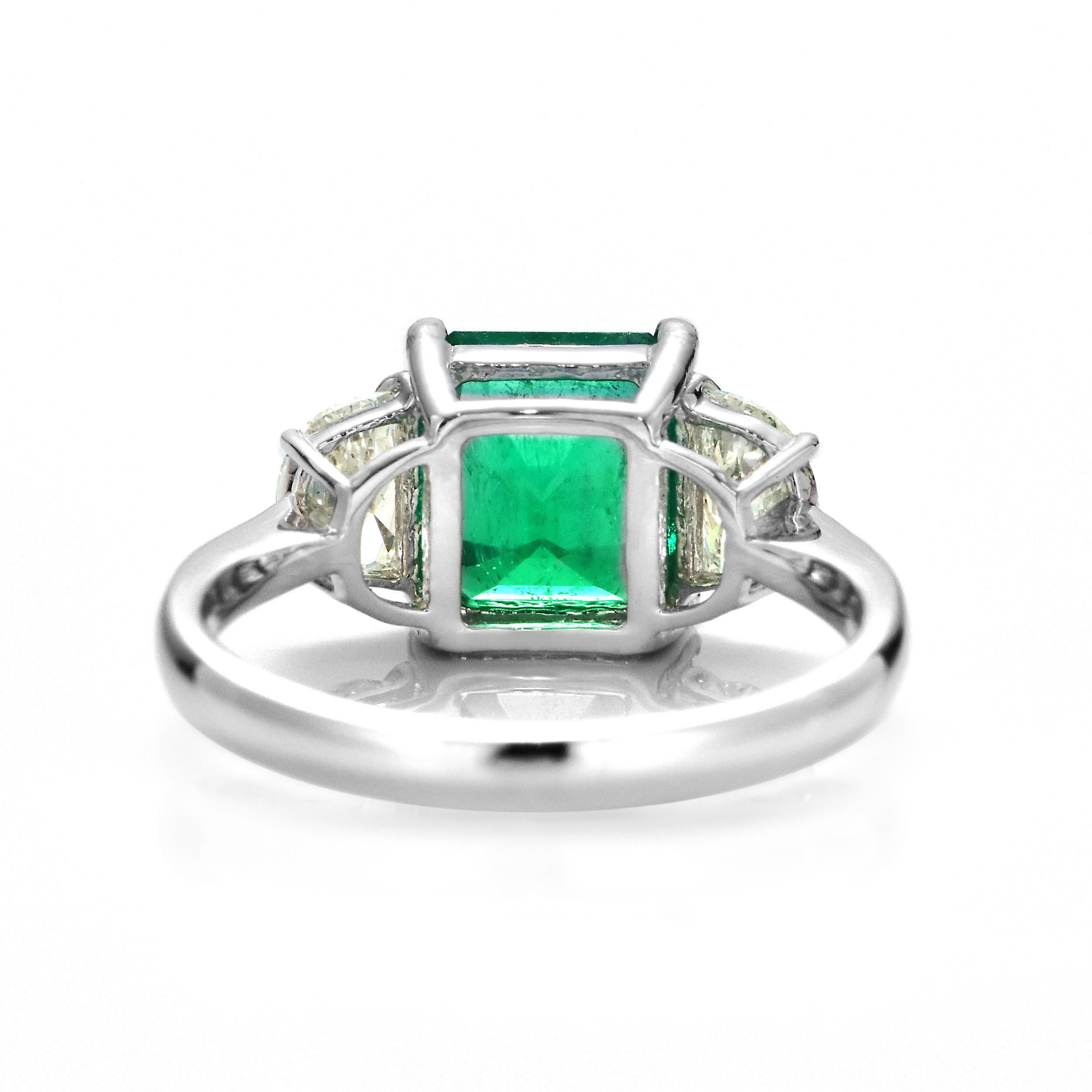 Anillo de diamantes y esmeralda colombiana verde vivo natural de 2,14 quilates fabricado en platino en venta 5