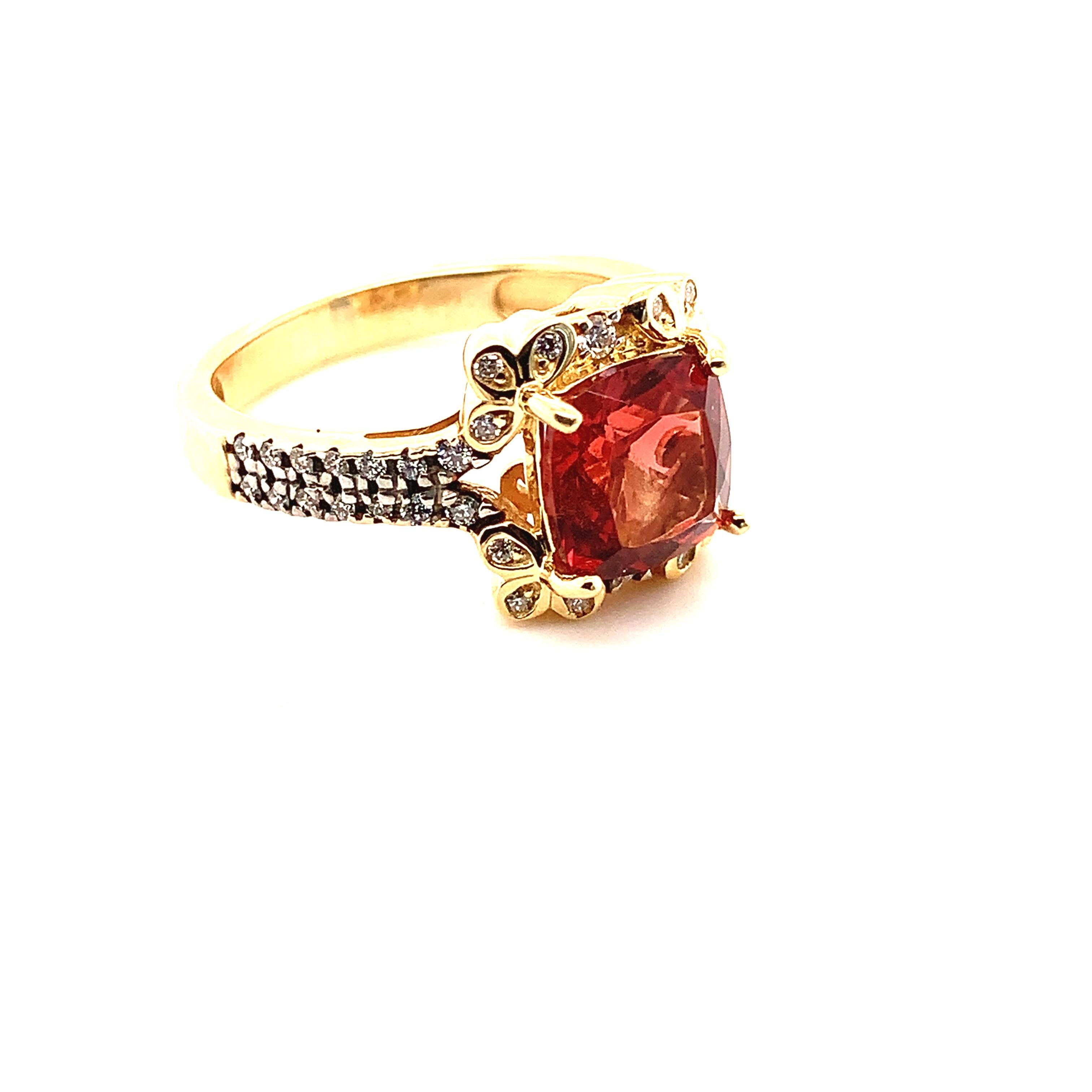  2.14 Carat Oregon Sunstone Gold Ring with Diamonds In New Condition In Tucson, AZ