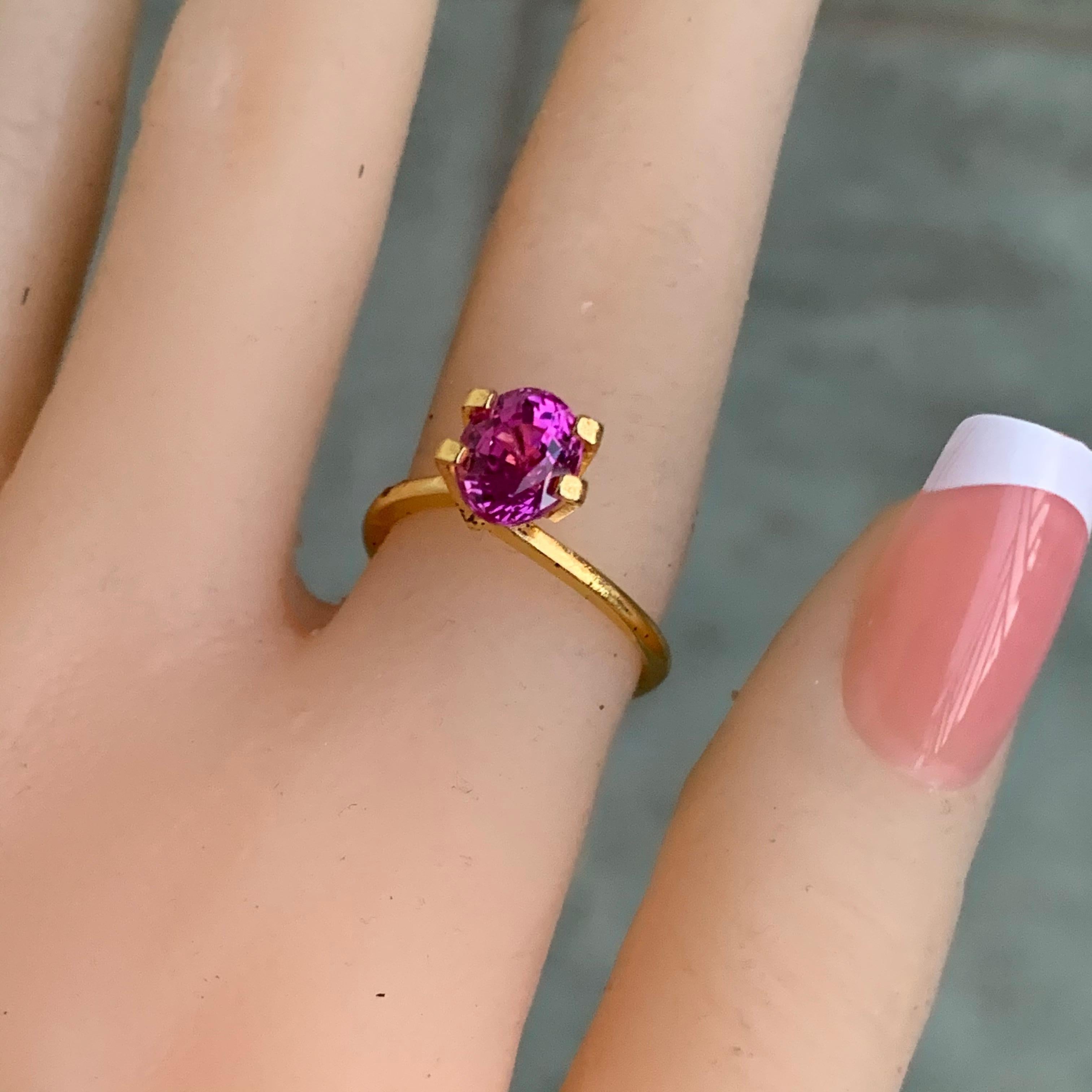 2.14 Carat Oval Pink Sapphire Loose Gemstone In New Condition For Sale In West Hollywood, CA