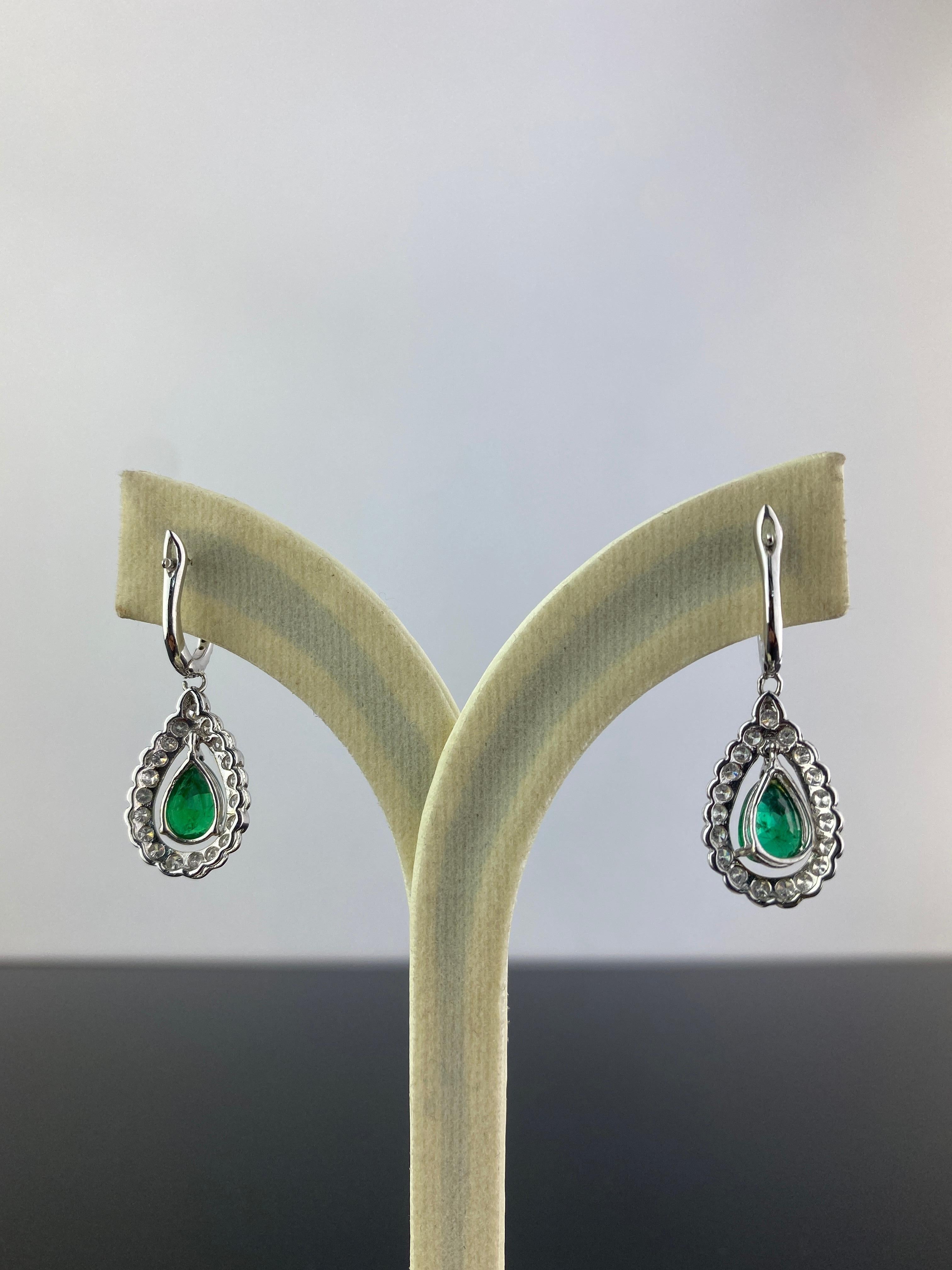 2.14 Carat Pear Shape Emerald and Diamond Dangling Earring For Sale 2