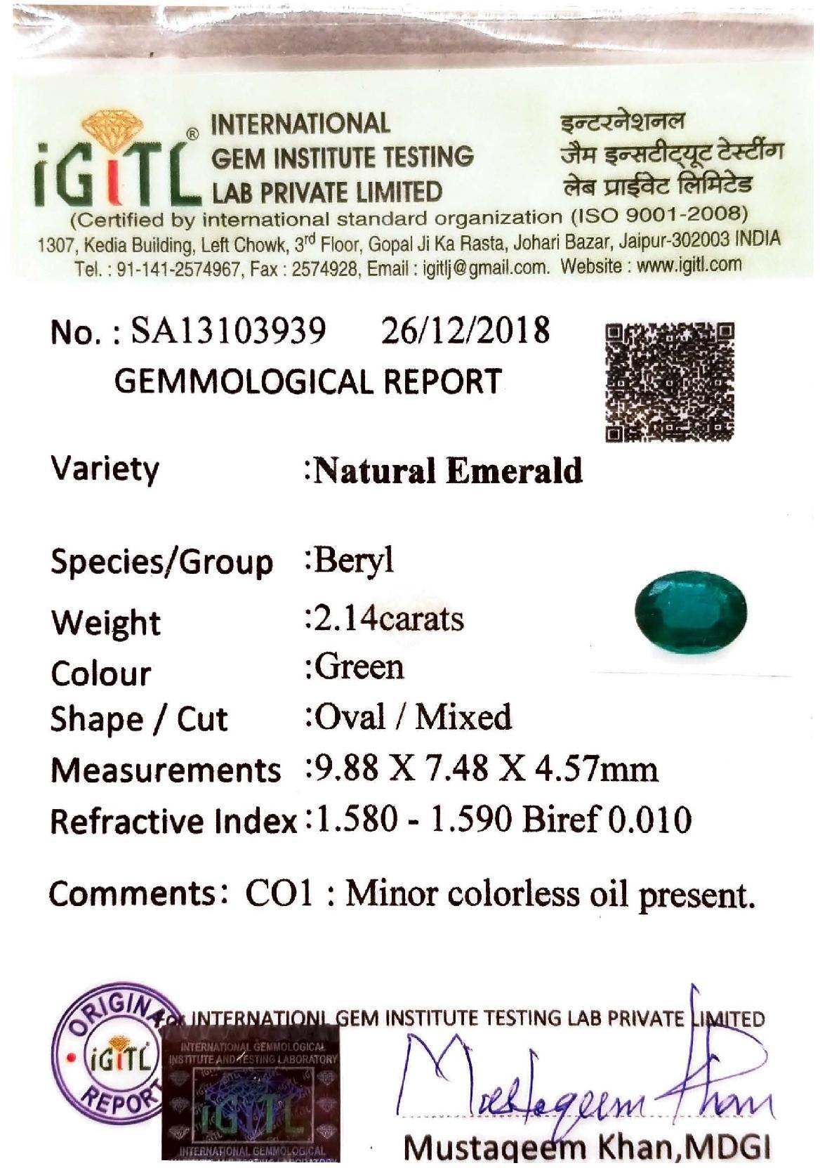 Oval Cut 2.14 Ct Weight Oval Shaped Green Color IGITL Certified Emerald Gemstone Pendant For Sale