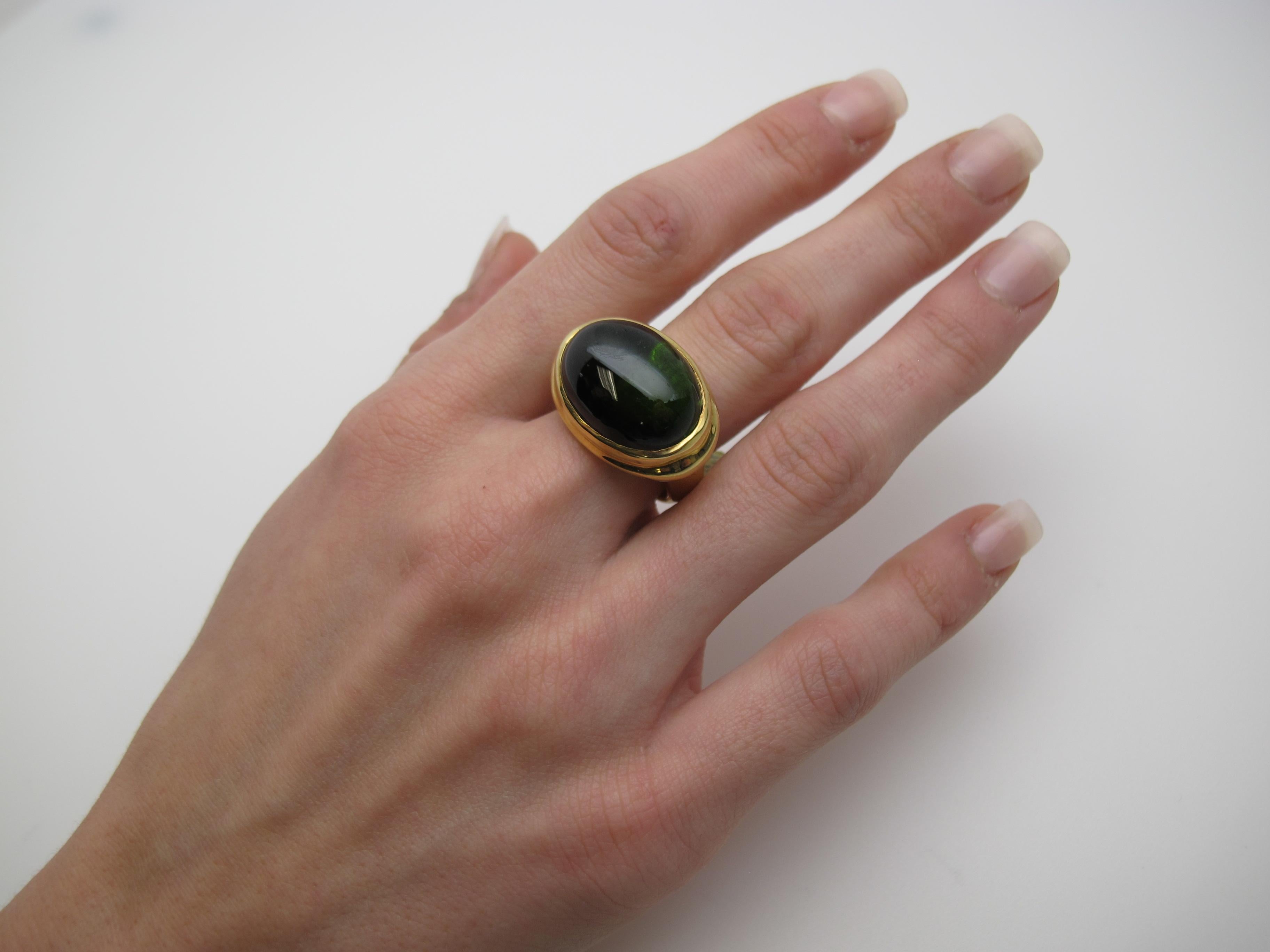 Green Tourmaline Cabochon and 18k Yellow Gold Bezel Ring,  21.40 Carats  For Sale 3