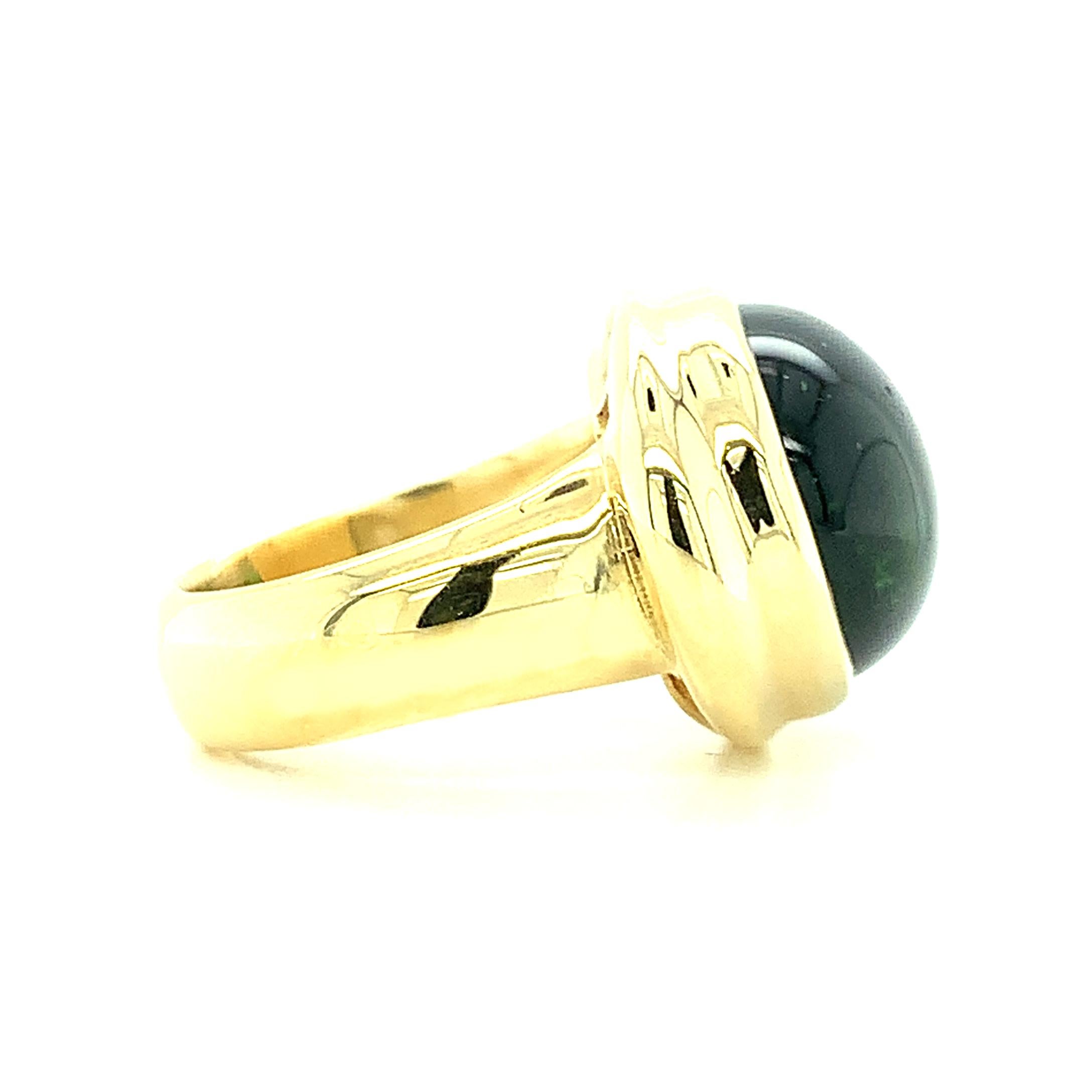 Women's or Men's Green Tourmaline Cabochon and 18k Yellow Gold Bezel Ring,  21.40 Carats  For Sale