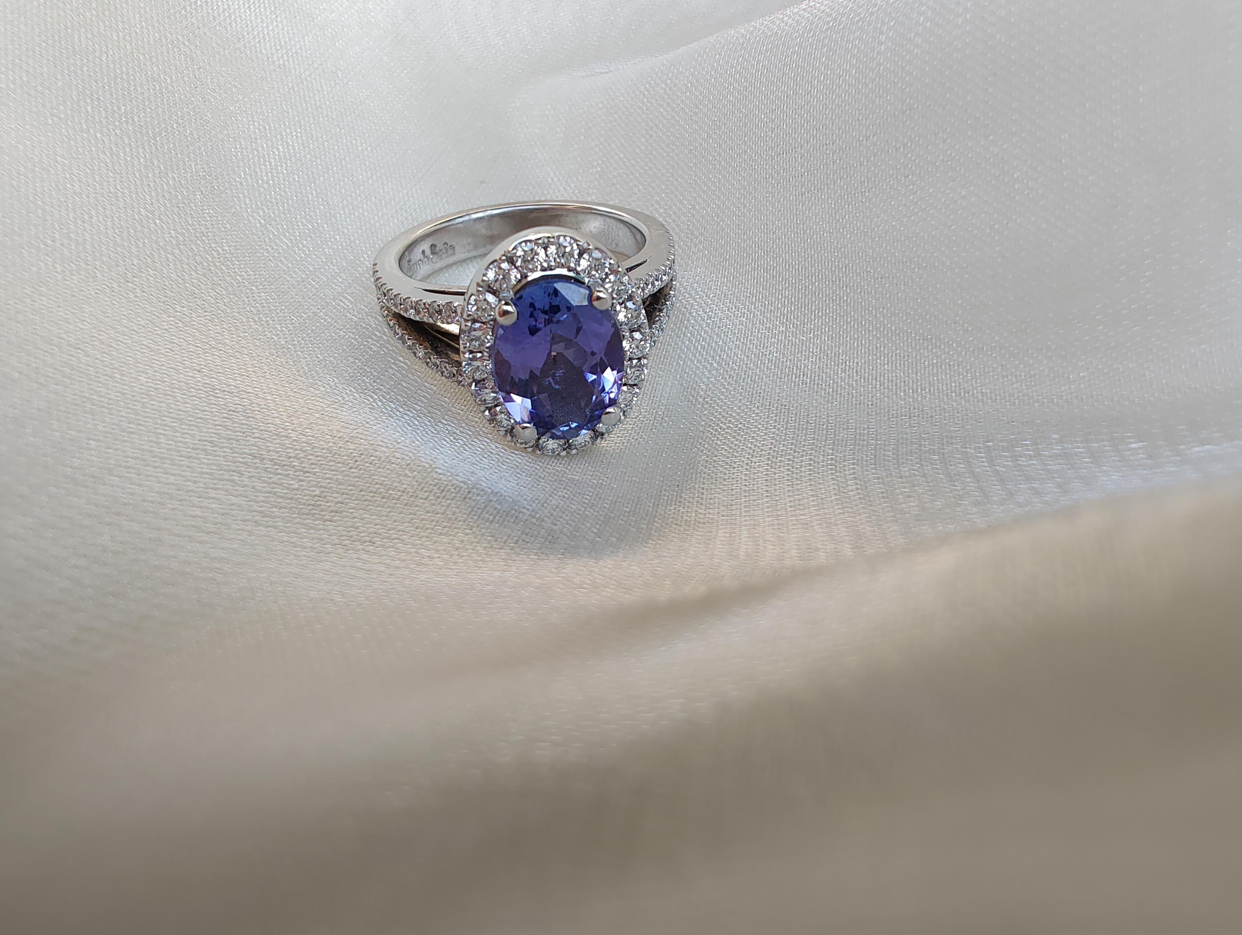 2.14 Carat Tanzanite and Diamond Cocktail Ring For Sale 5
