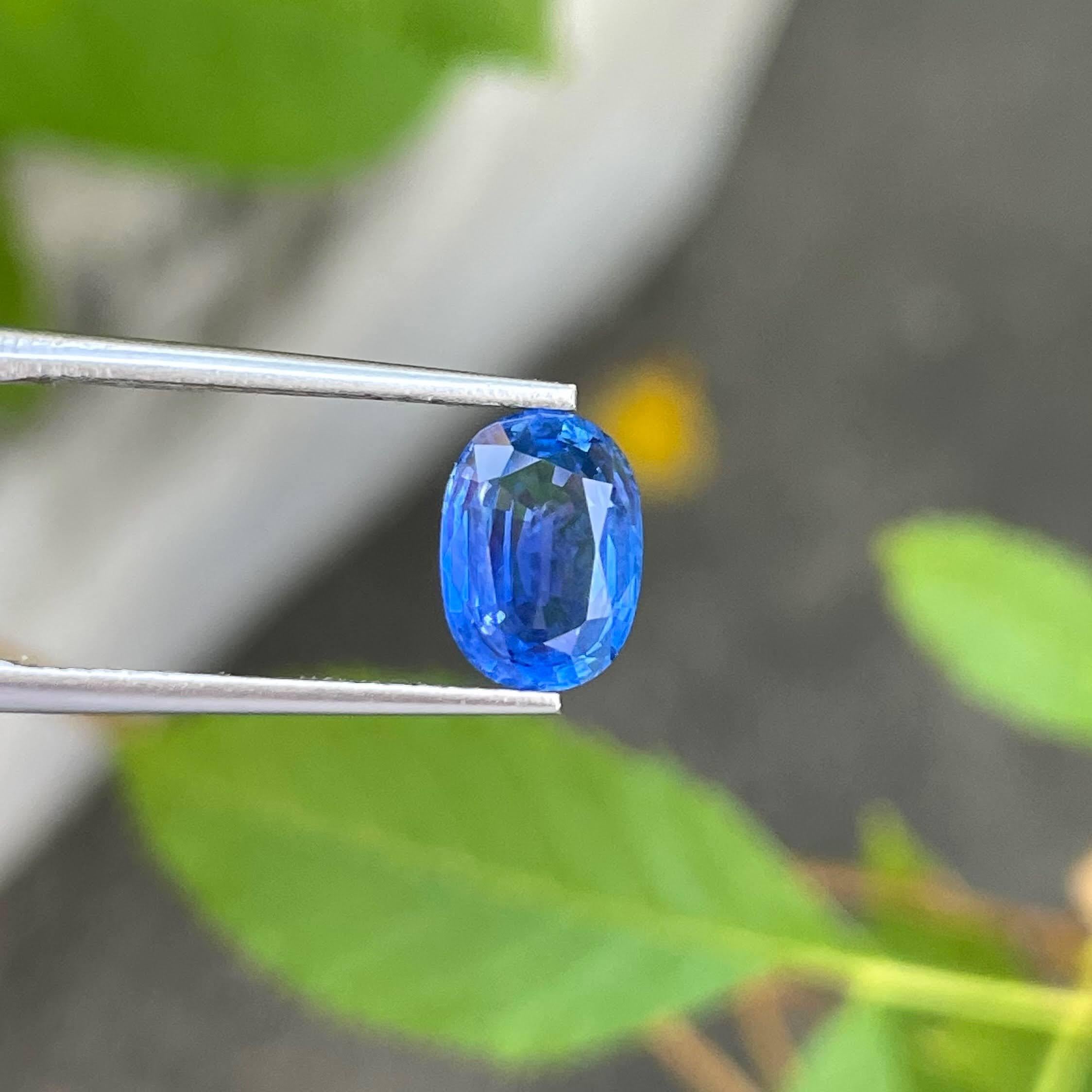 2.15 Blue Loose Sapphire Stone Fancy Oval Cut Natural Sri Lankan Gemstone In New Condition In Bangkok, TH