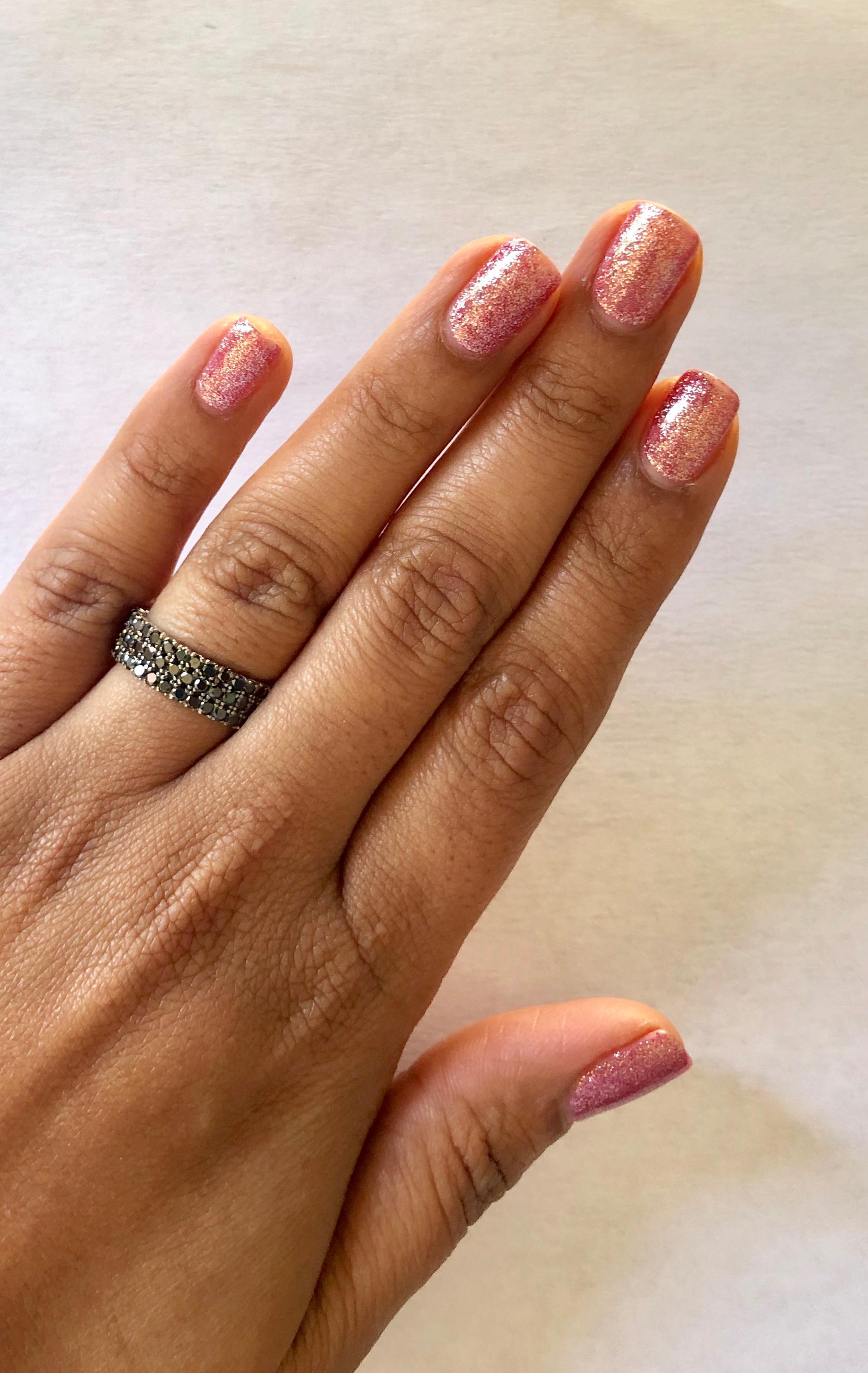 Taille ronde Bandeau en or blanc avec diamant noir de 2.15 carats en vente