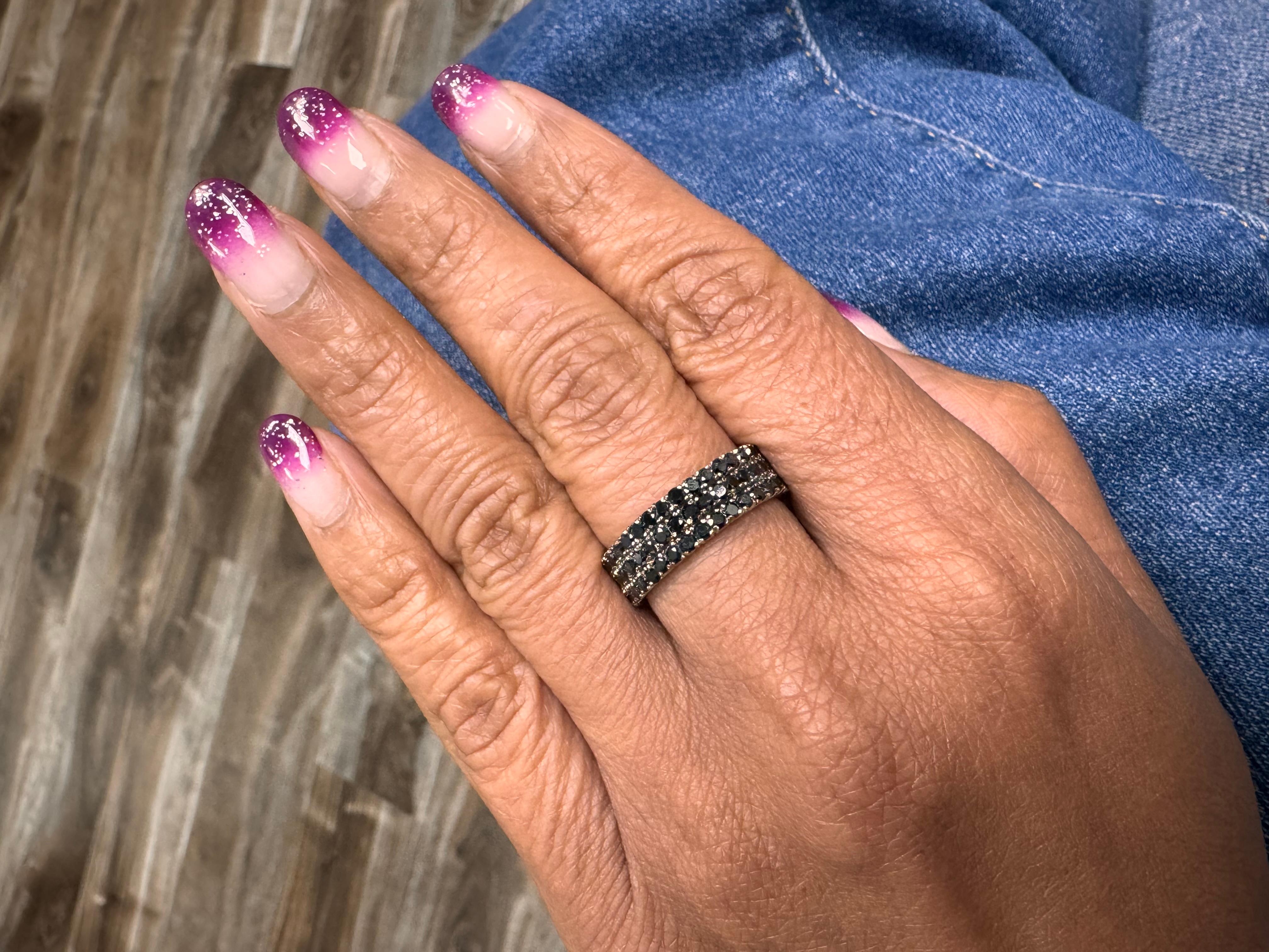 Bandeau en or blanc avec diamant noir de 2.15 carats Neuf - En vente à Los Angeles, CA