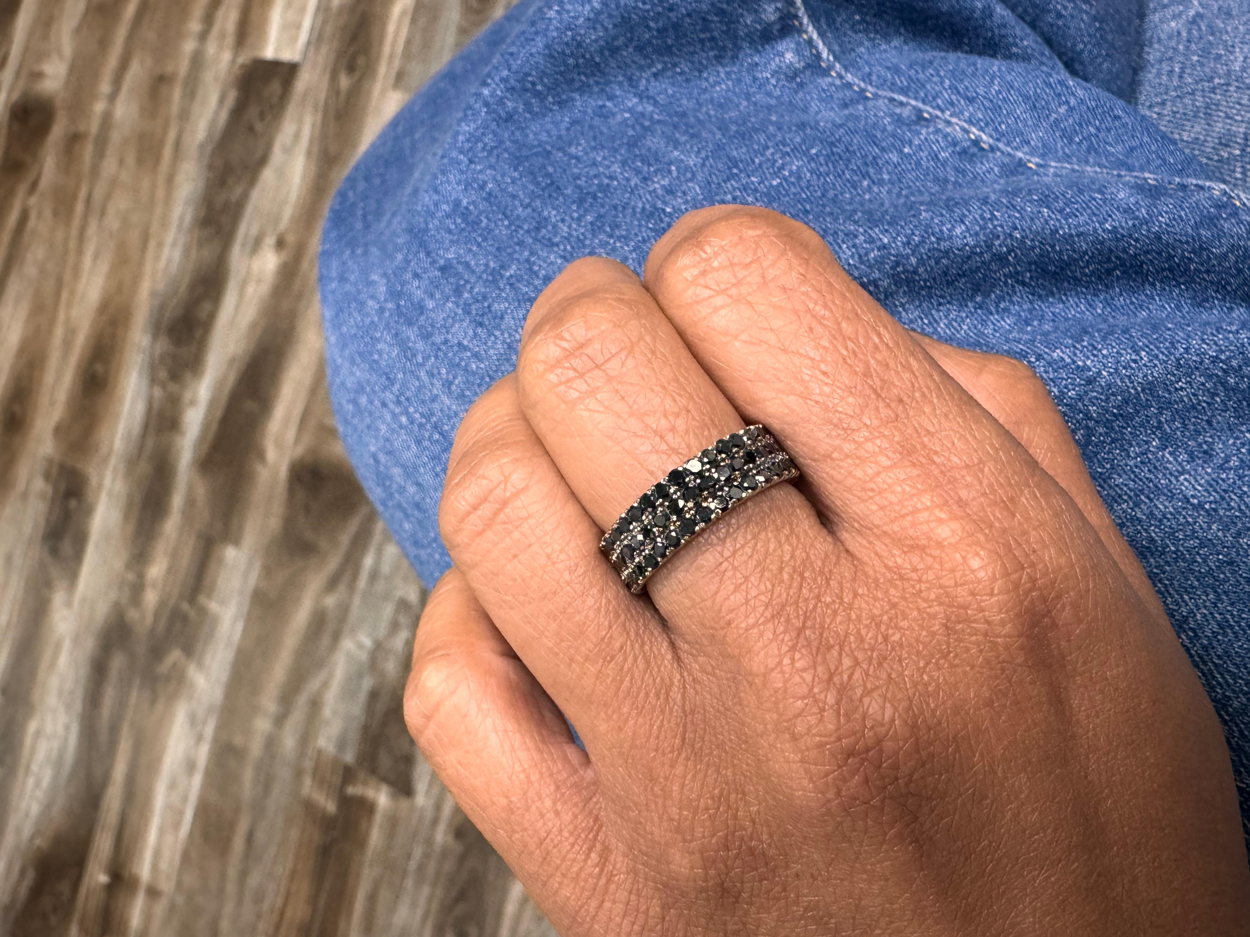 Bandeau en or blanc avec diamant noir de 2.15 carats Pour femmes en vente