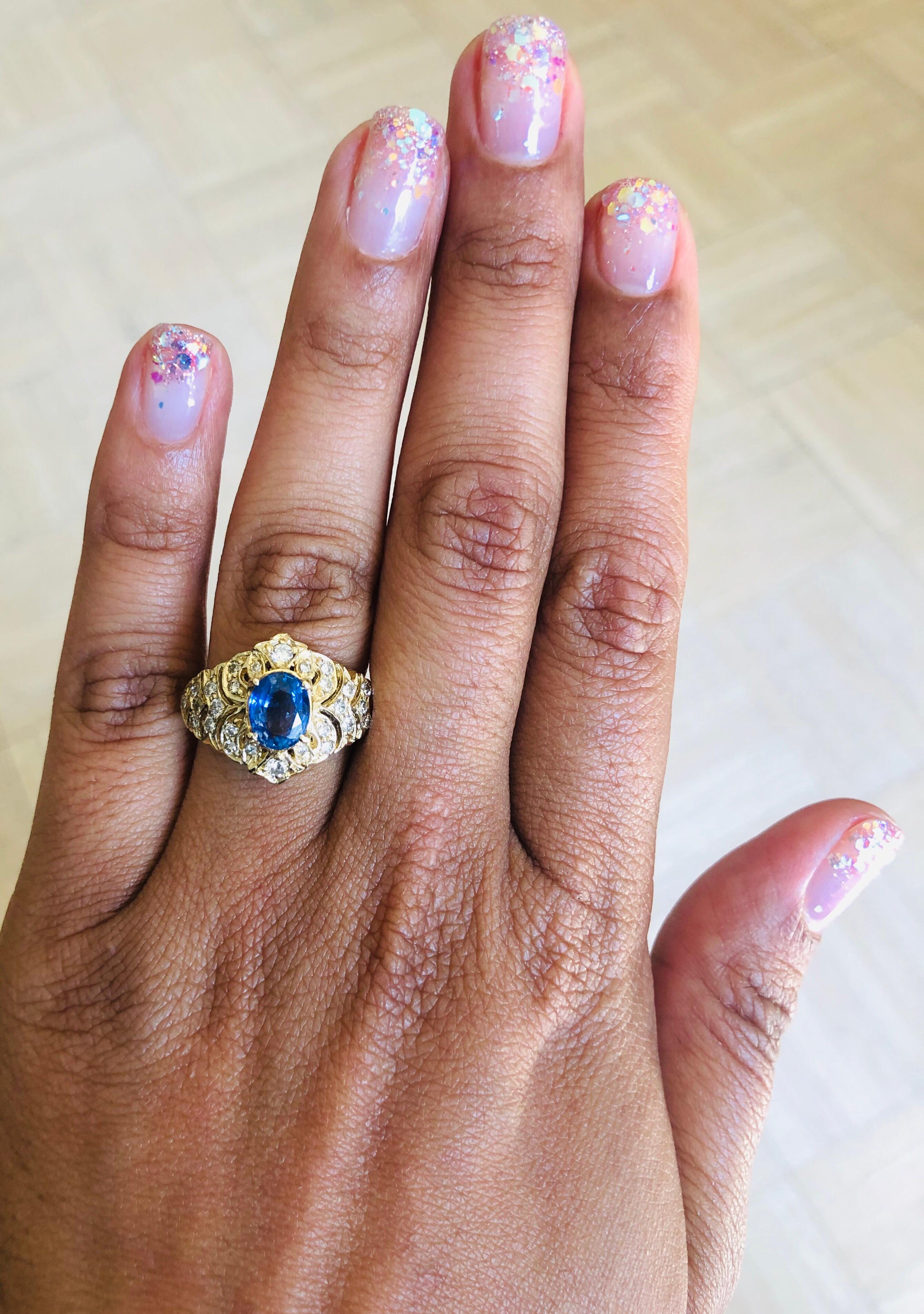 Late Victorian 2.15 Carat Sapphire Diamond 14 Karat Yellow Gold Cluster Ring For Sale