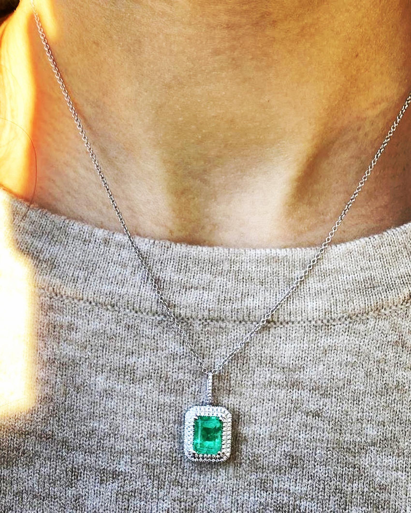 Men's 2.15 Carat Colombian Emerald and Diamond 18 Karat Gold Pendant