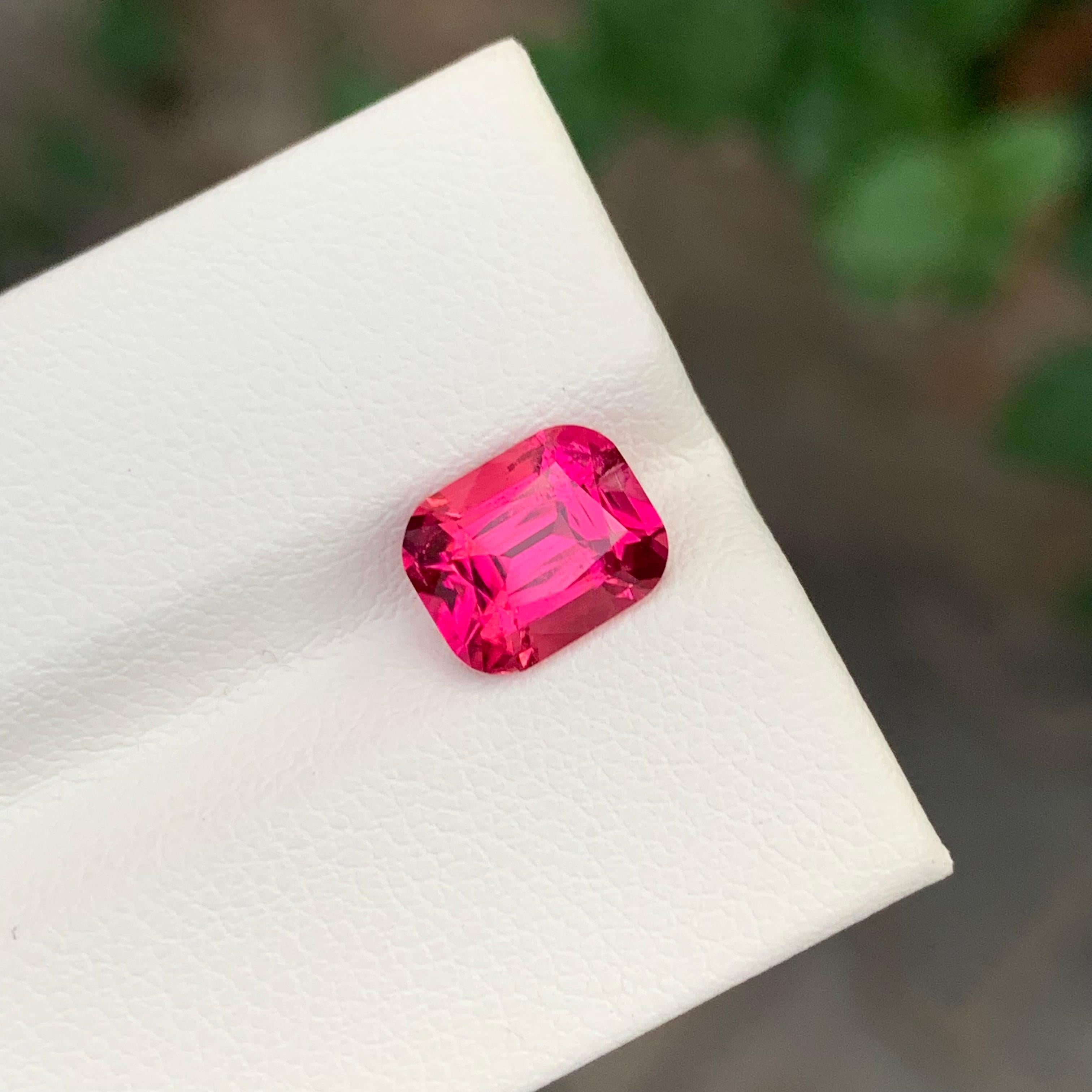 Tormalina rubellite sfusa

Peso: 2,15 Carati
Dimensioni: 8,7 x 7 x 5,1 mm
Origine: Afghanistan
Forma: Cuscino 
Certificato: Su richiesta

La tormalina rubellite, spesso considerata la 