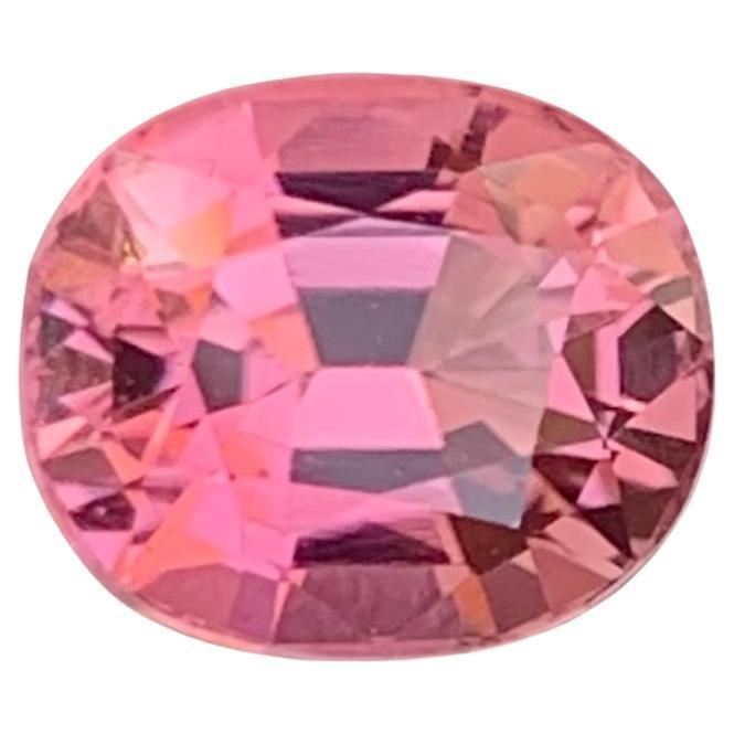 2,15 carati di splendida tormalina rosa sfusa di forma ovale a cuscino