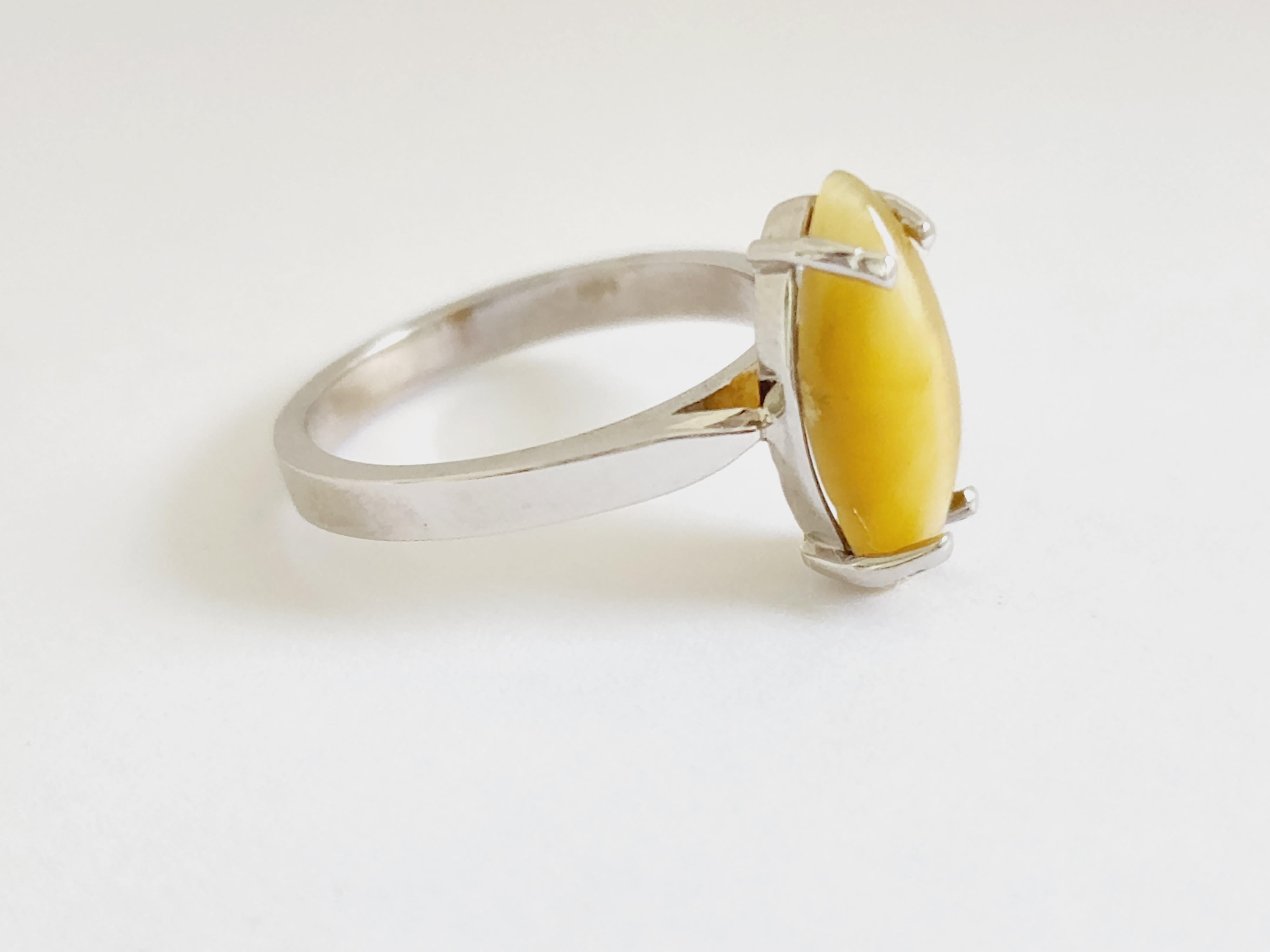 2.15 Carat Marquise Shape Cat's eye 14 Karat White Gold Ring In New Condition For Sale In Great Neck, NY