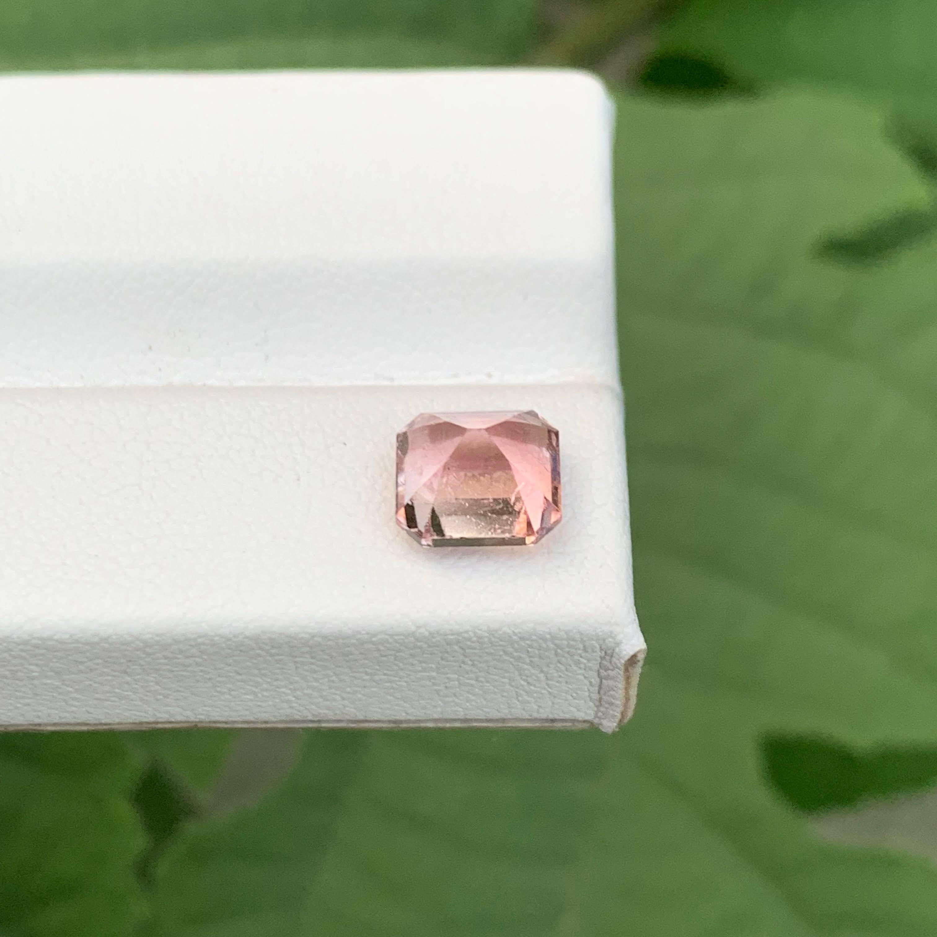 Moderne 2.15 Carat Natural Loose Baby Pink Tourmaline Stone Emerald Cut Afghan Gemstone (pierre précieuse afghane) en vente