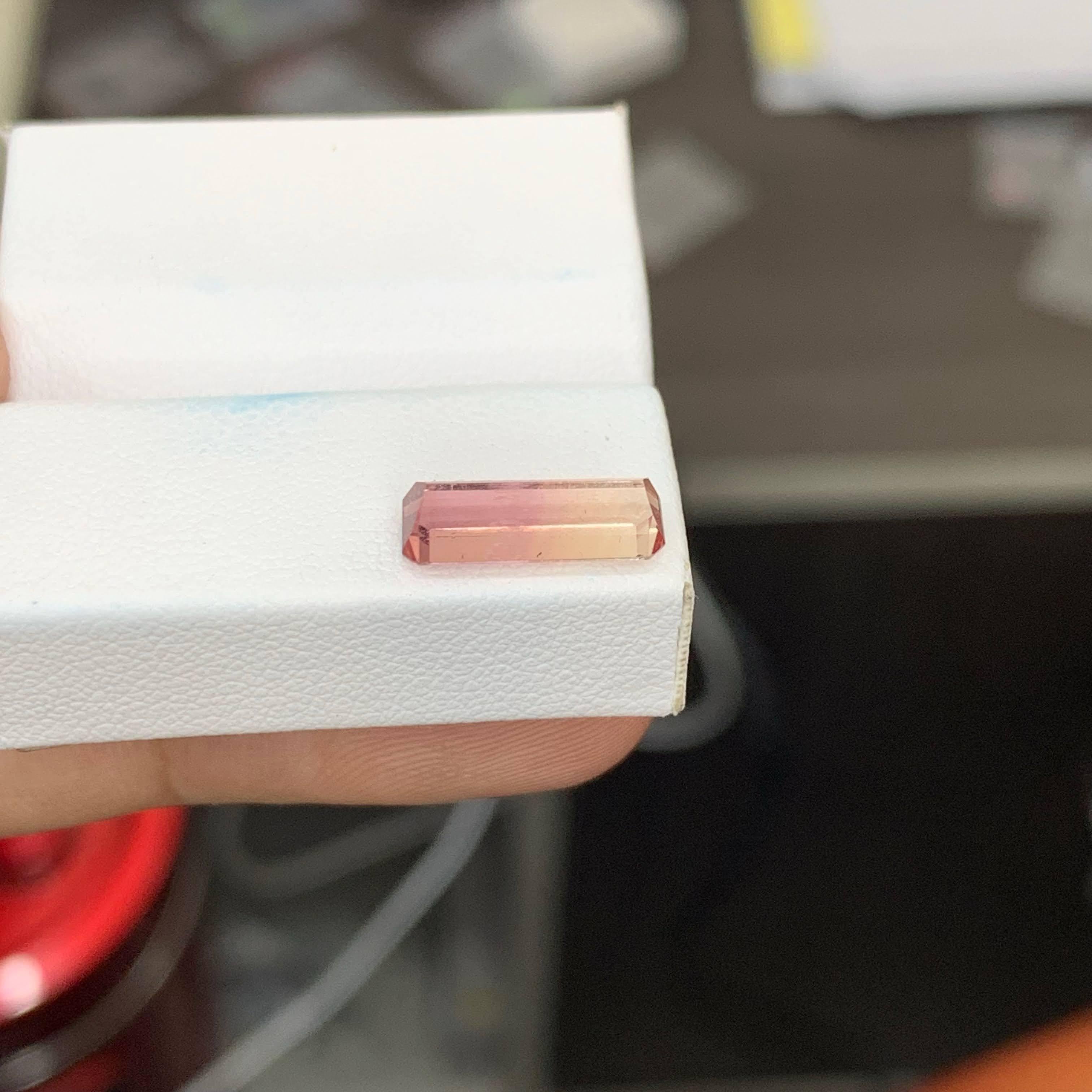 2.15 quilates de turmalina bicolor natural suelta talla esmeralda gema africana en Nuevo estado para la venta en Bangkok, TH