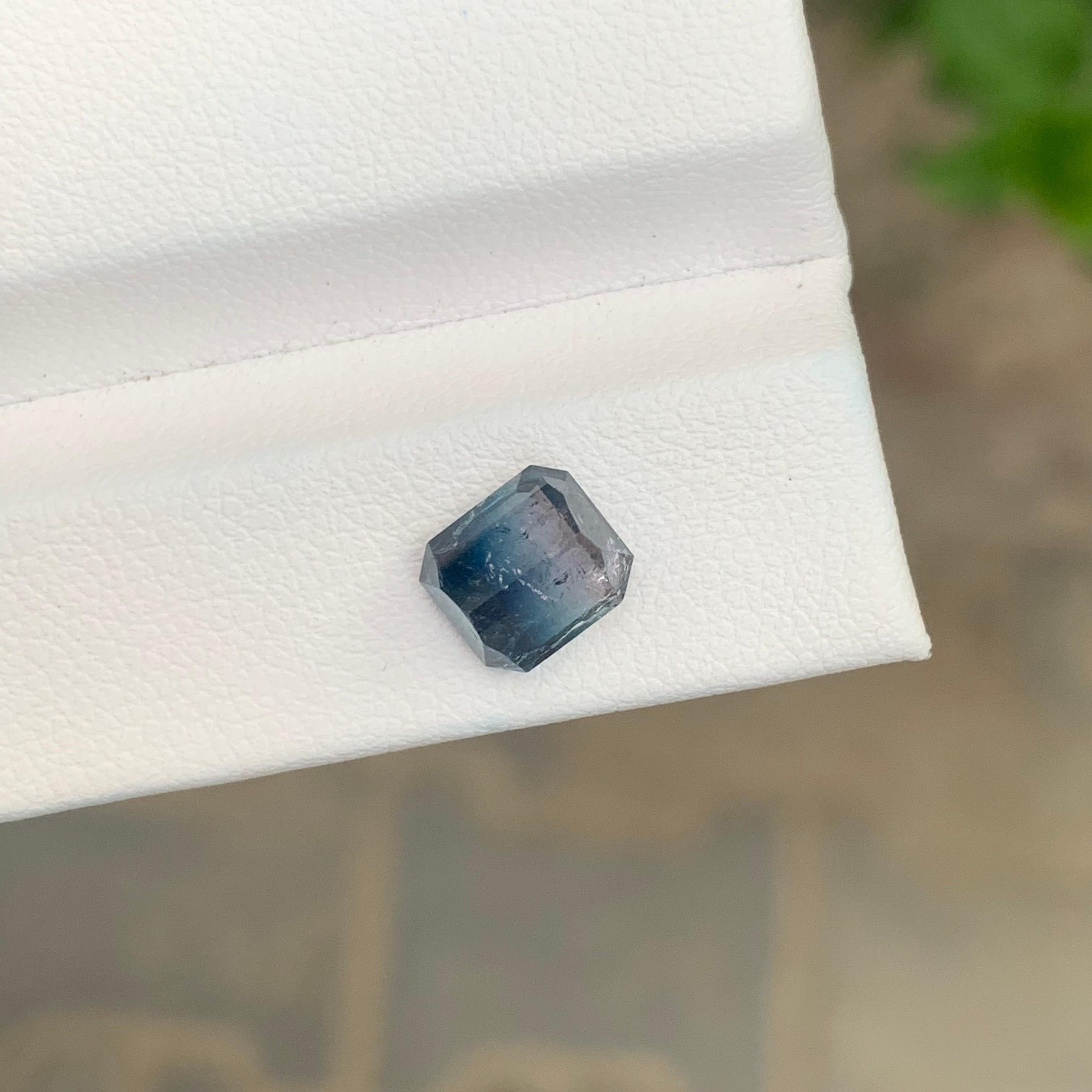 2.15 carati di tormalina bicolore naturale sfusa a forma di smeraldo in vendita 4