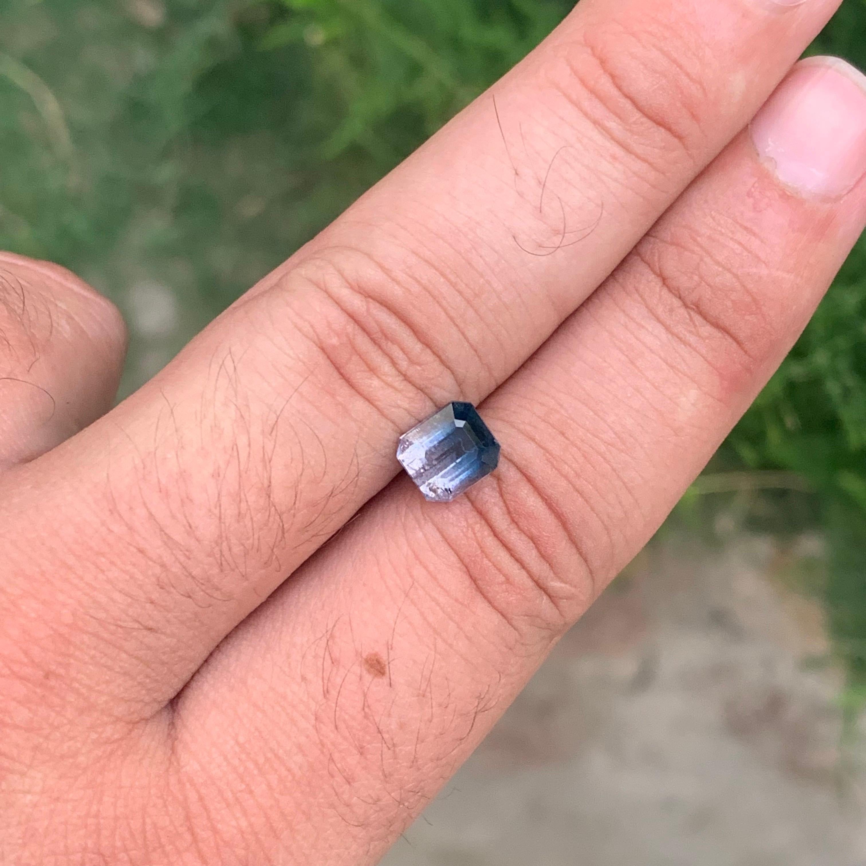 2.15 carati di tormalina bicolore naturale sfusa a forma di smeraldo in vendita 2