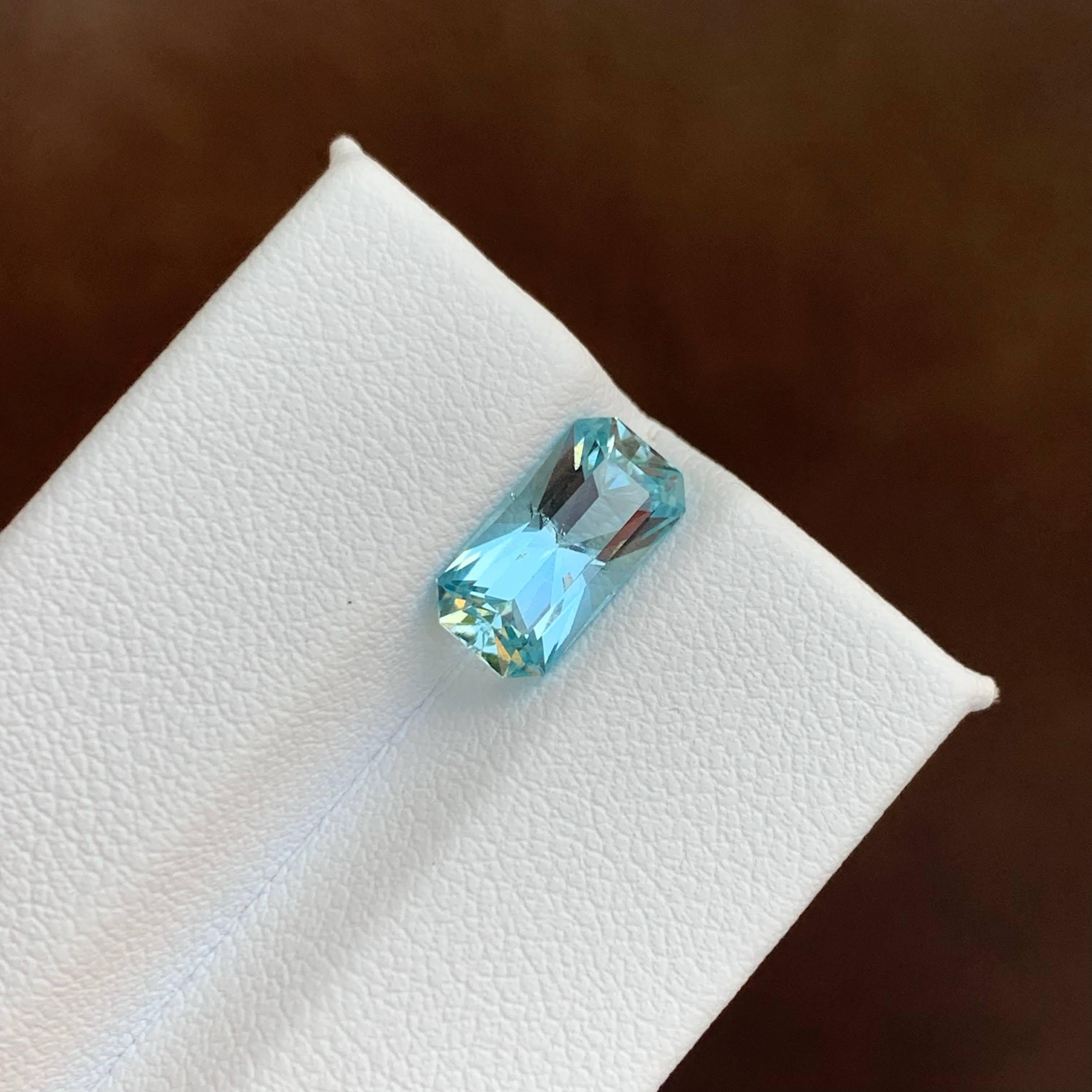 2.15 Carat Natural Loose Blue Aquamarine Stone Custom Precision Cut from Africa For Sale 2