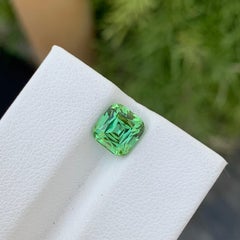 2.15 carati di tormalina verde naturale sfusa a forma di cuscino per la creazione di gioielli