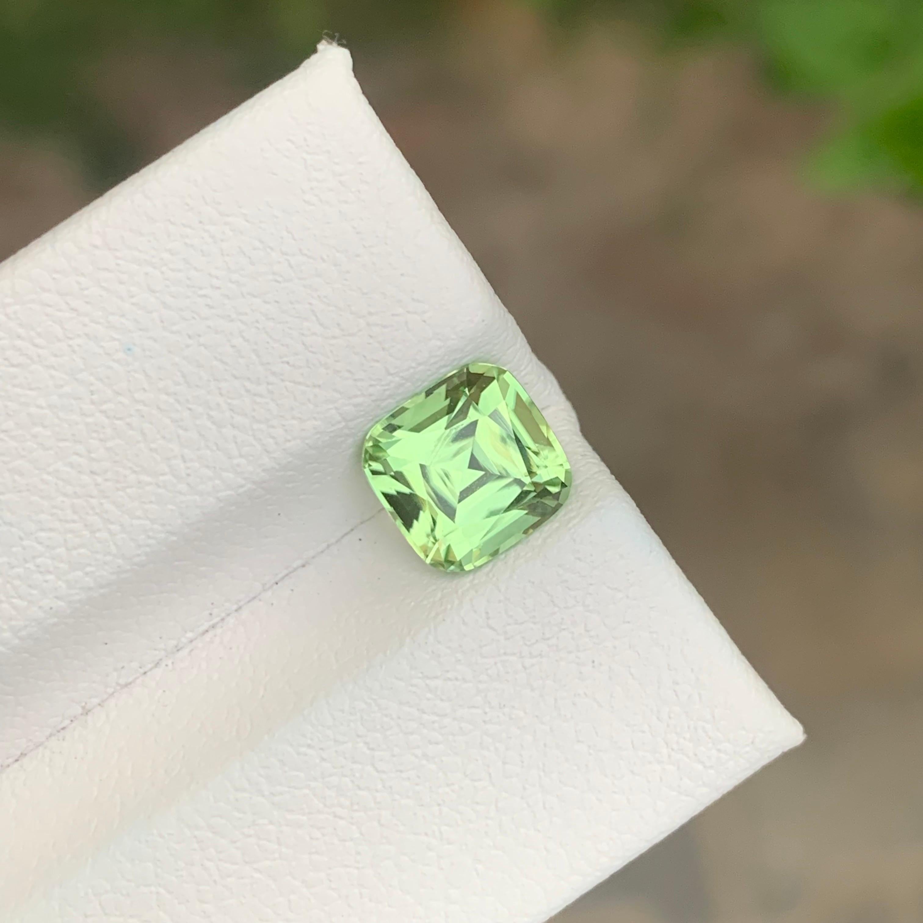 Tourmaline verte facettée

Poids : 2.15 Carat
Dimension : 7,4 x 7,2 x 5,3 mm
Couleur : Vert 
Origine : Afghanistan
Traitement : Non
Certificat : Sur demande du client


La tourmaline est une pierre précieuse captivante connue pour sa remarquable