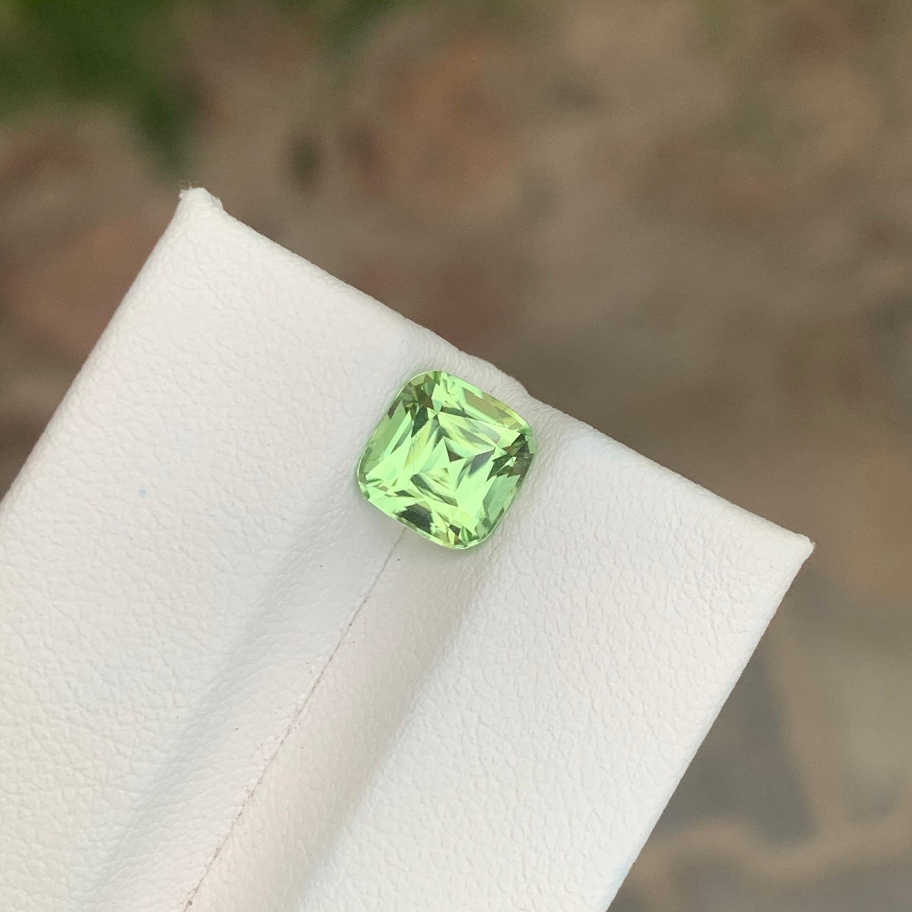 2.15 Carat Natural Loose Green Tourmaline Cushion Shape Gemstone (Tourmaline verte en forme de coussin) Neuf - En vente à Peshawar, PK