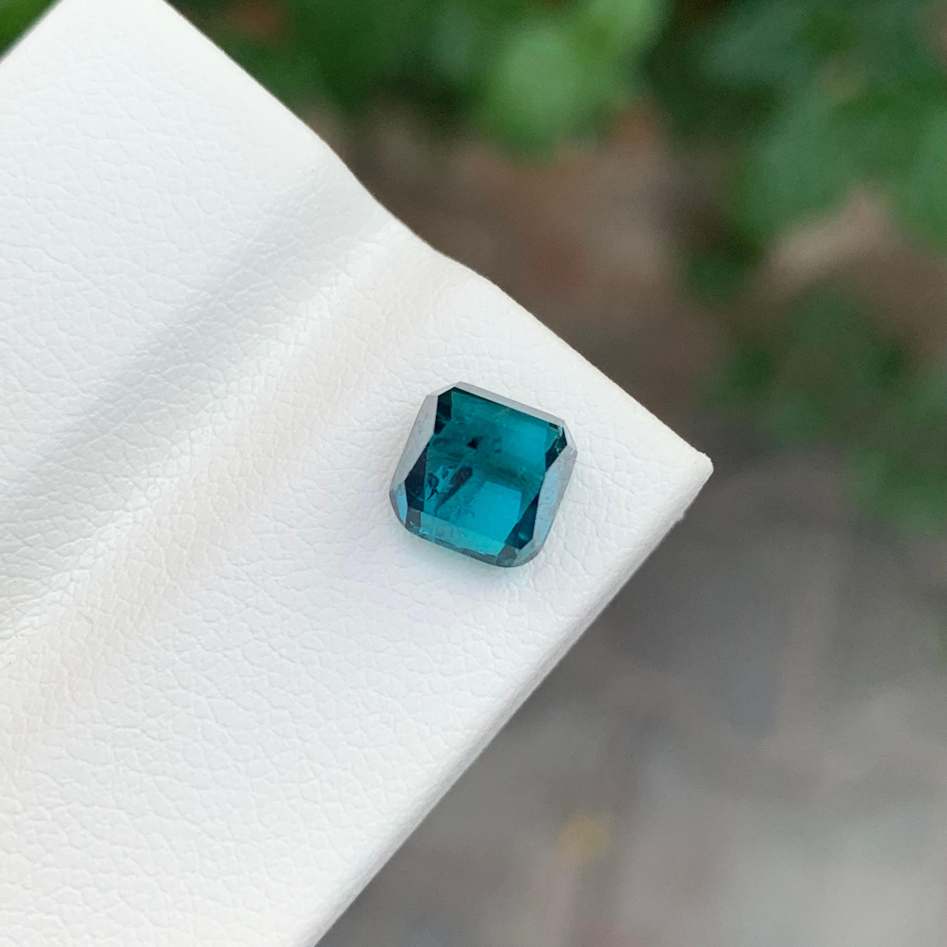 Pierre précieuse tourmaline indicolite naturelle non sertie de 2,15 carats de forme carrée en vente 4