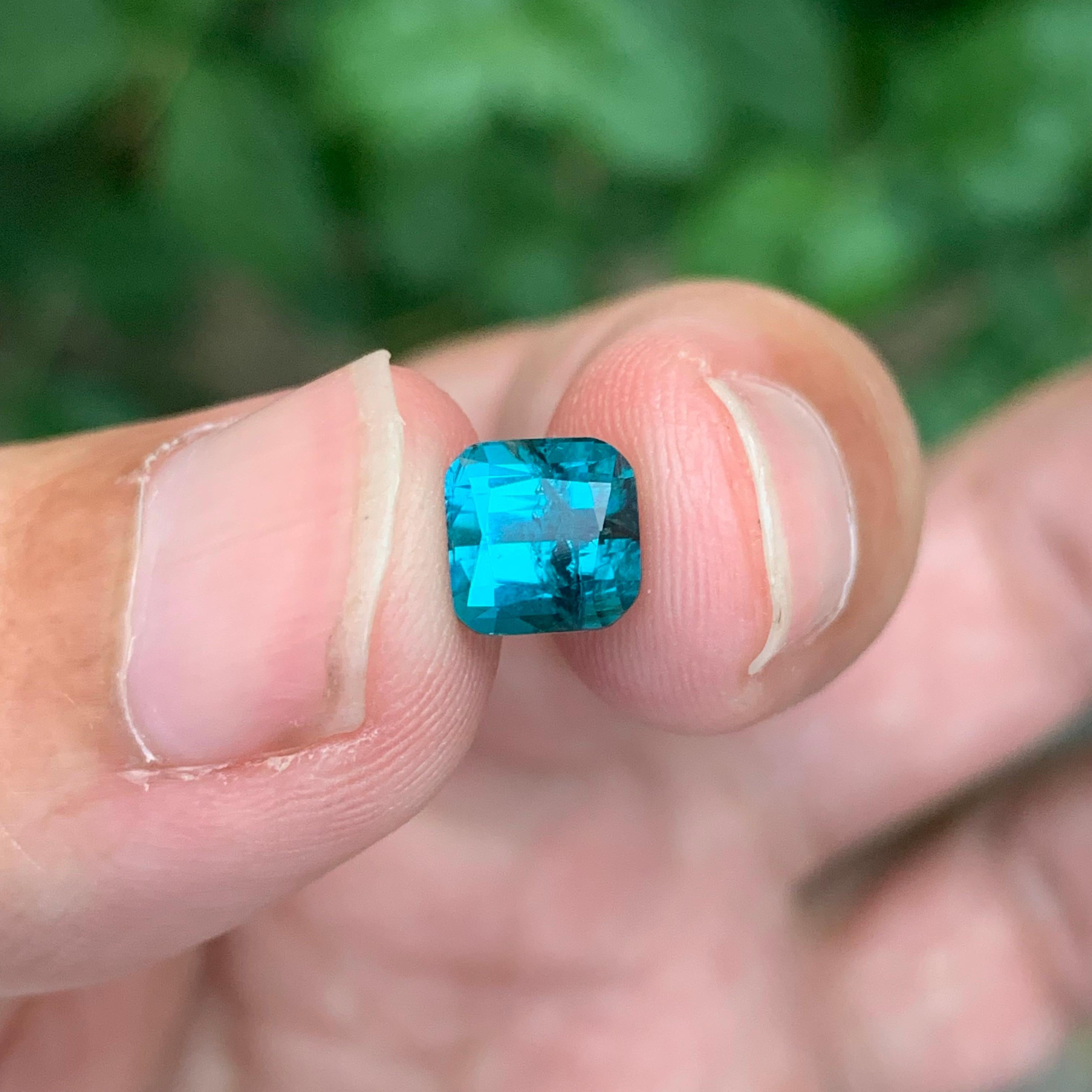 Pierre précieuse tourmaline indicolite naturelle non sertie de 2,15 carats de forme carrée en vente 5