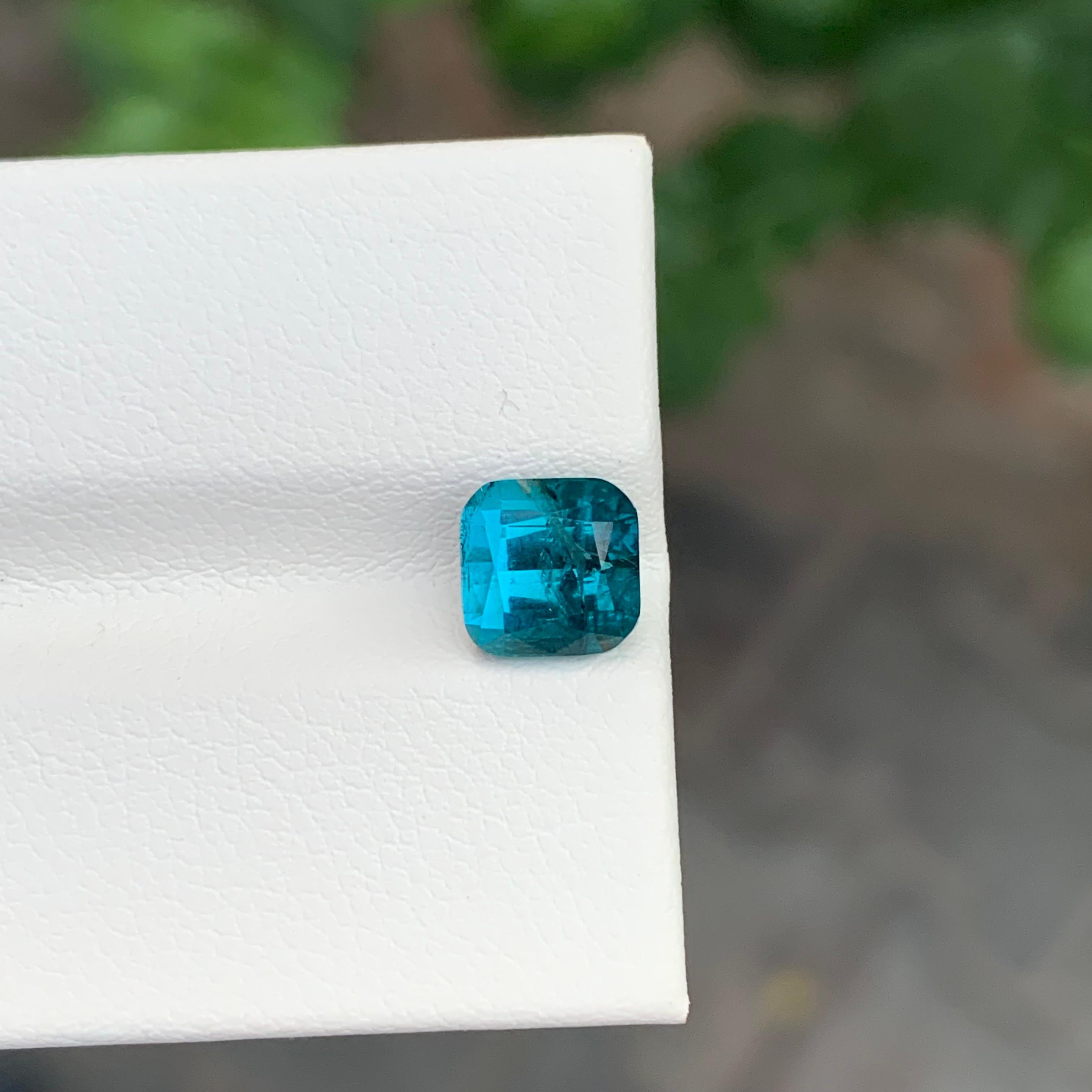 Pierre précieuse tourmaline indicolite naturelle non sertie de 2,15 carats de forme carrée Unisexe en vente