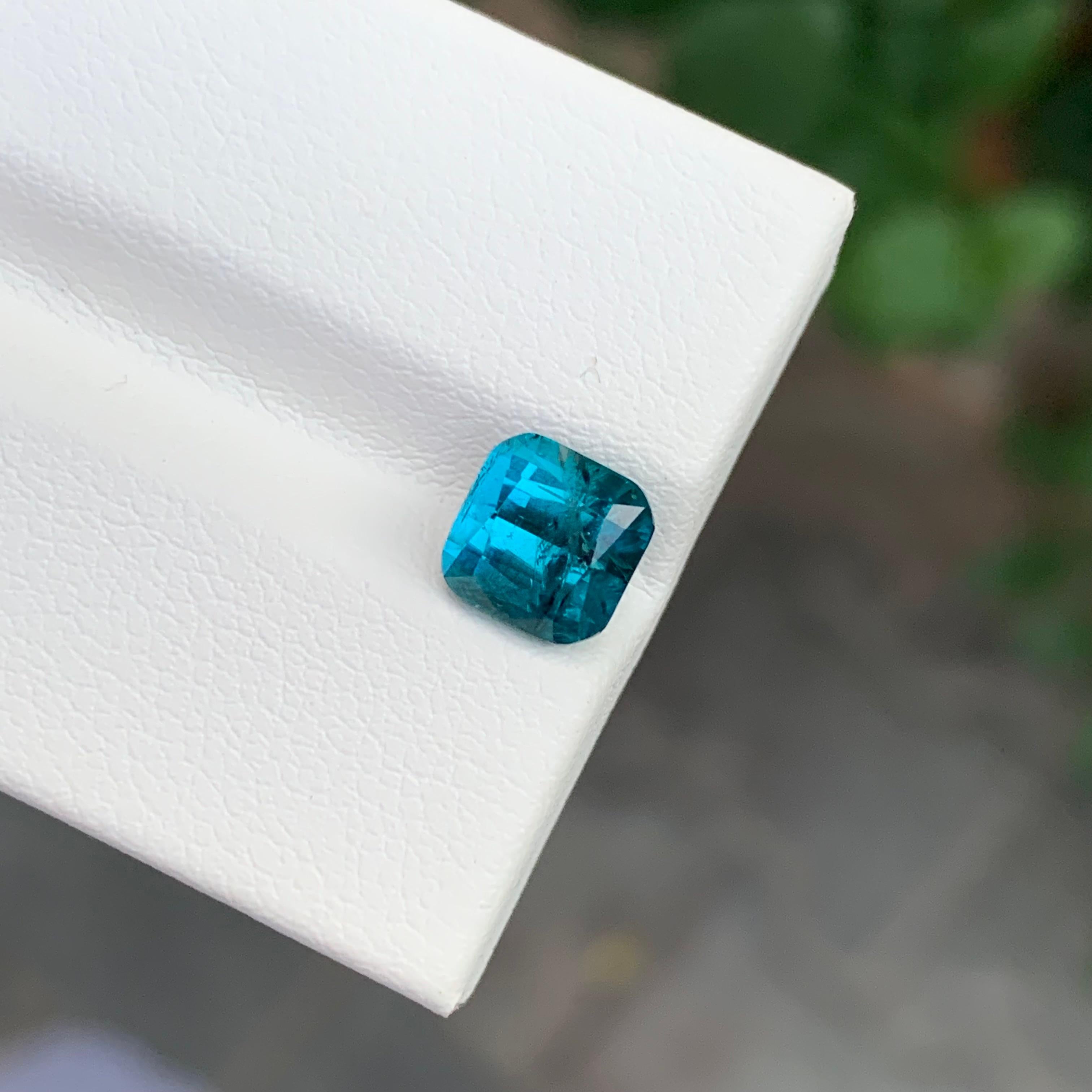 Pierre précieuse tourmaline indicolite naturelle non sertie de 2,15 carats de forme carrée en vente 1