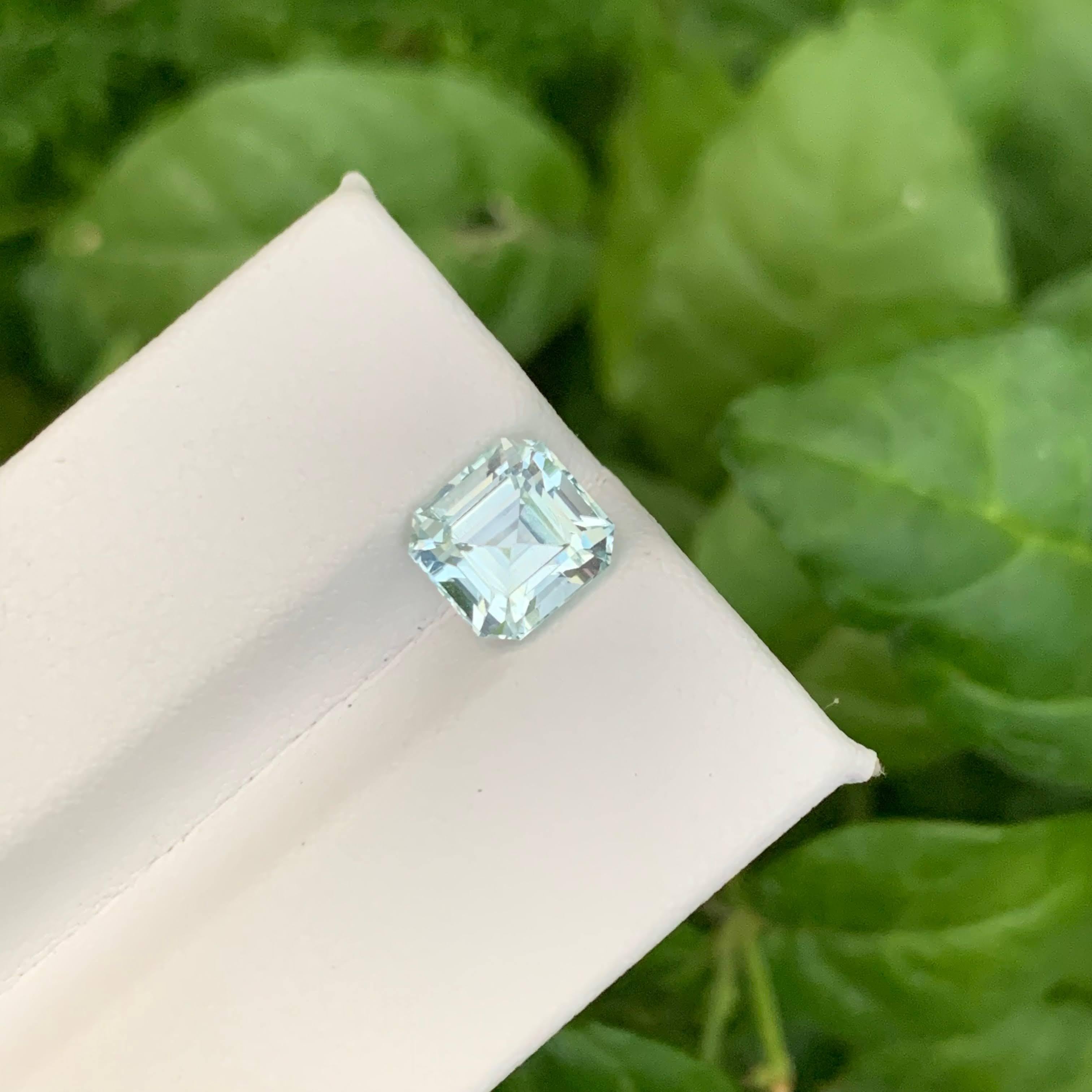 2.15 Karat Natürlicher loser hellblauer Aquamarin Smaragdschliff Pakistanischer Edelstein für Damen oder Herren im Angebot