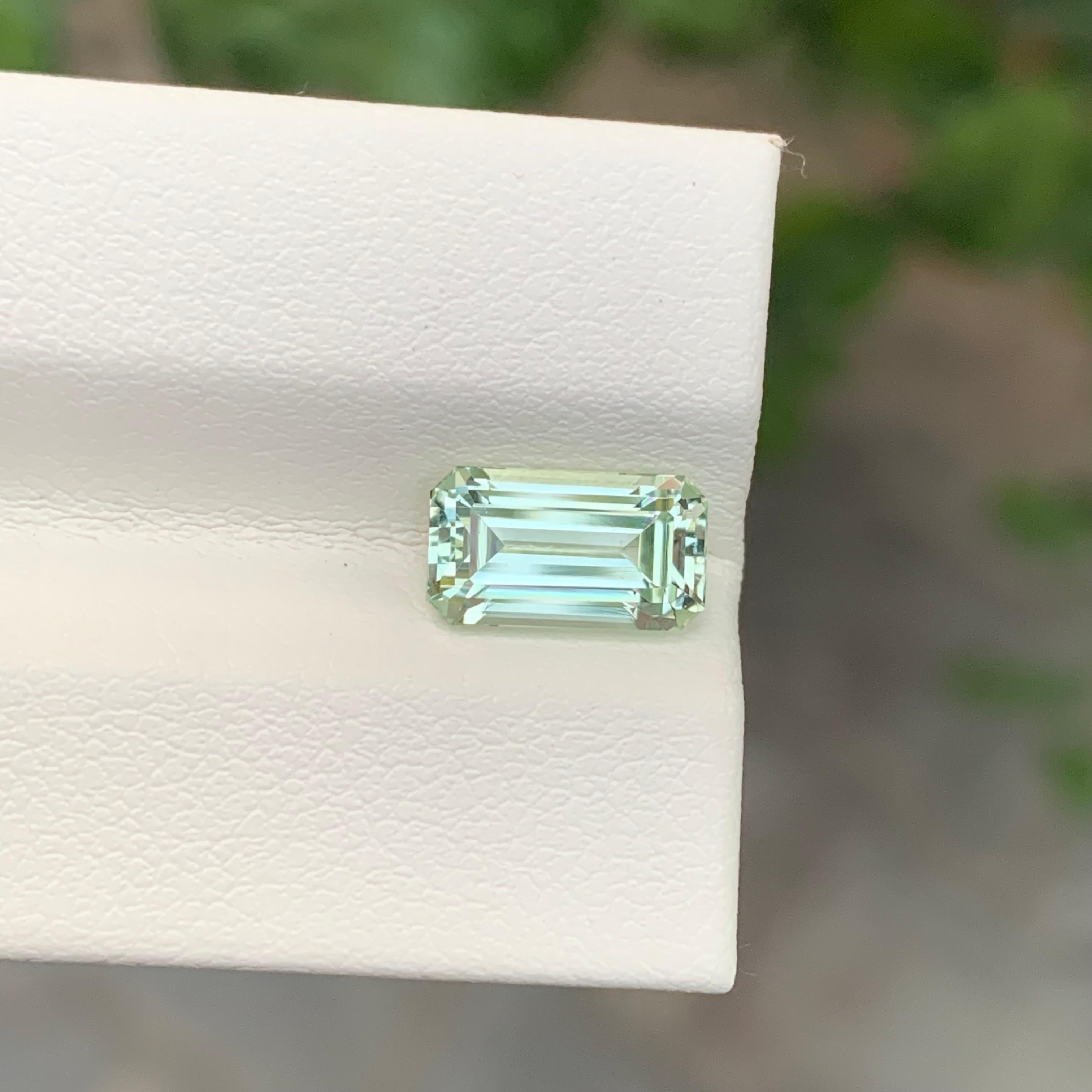 Arts and Crafts 2.15 Carat Natural Loose Light Green Tourmaline Emerald Shape Gem en vente