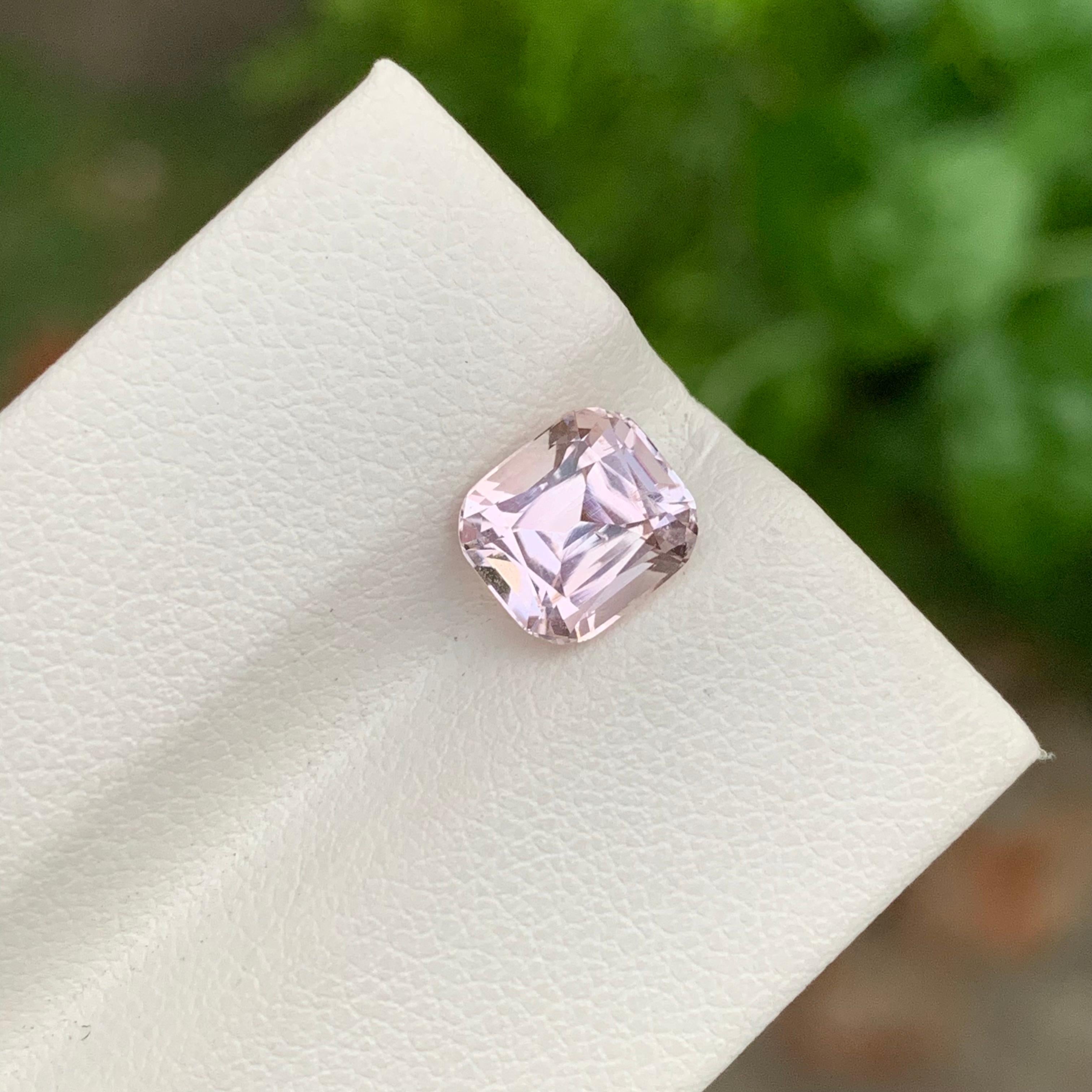 Tourmaline rose clair non sertie de 2.15 carat de forme coussin pour bague en vente 4