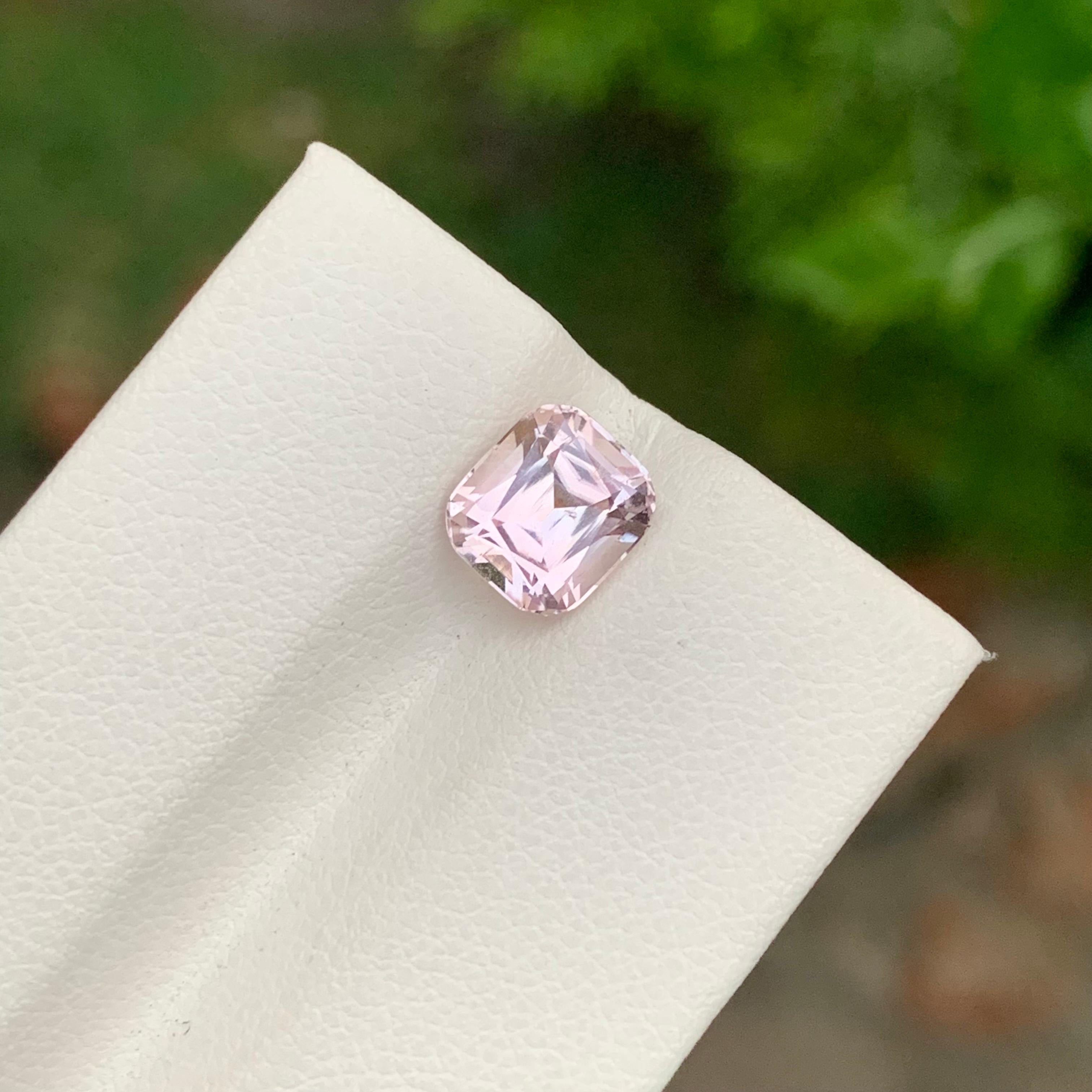 Tourmaline rose clair non sertie de 2.15 carat de forme coussin pour bague Neuf - En vente à Peshawar, PK