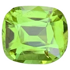 Gema suelta de peridoto natural de 2.15 quilates en forma de cojín