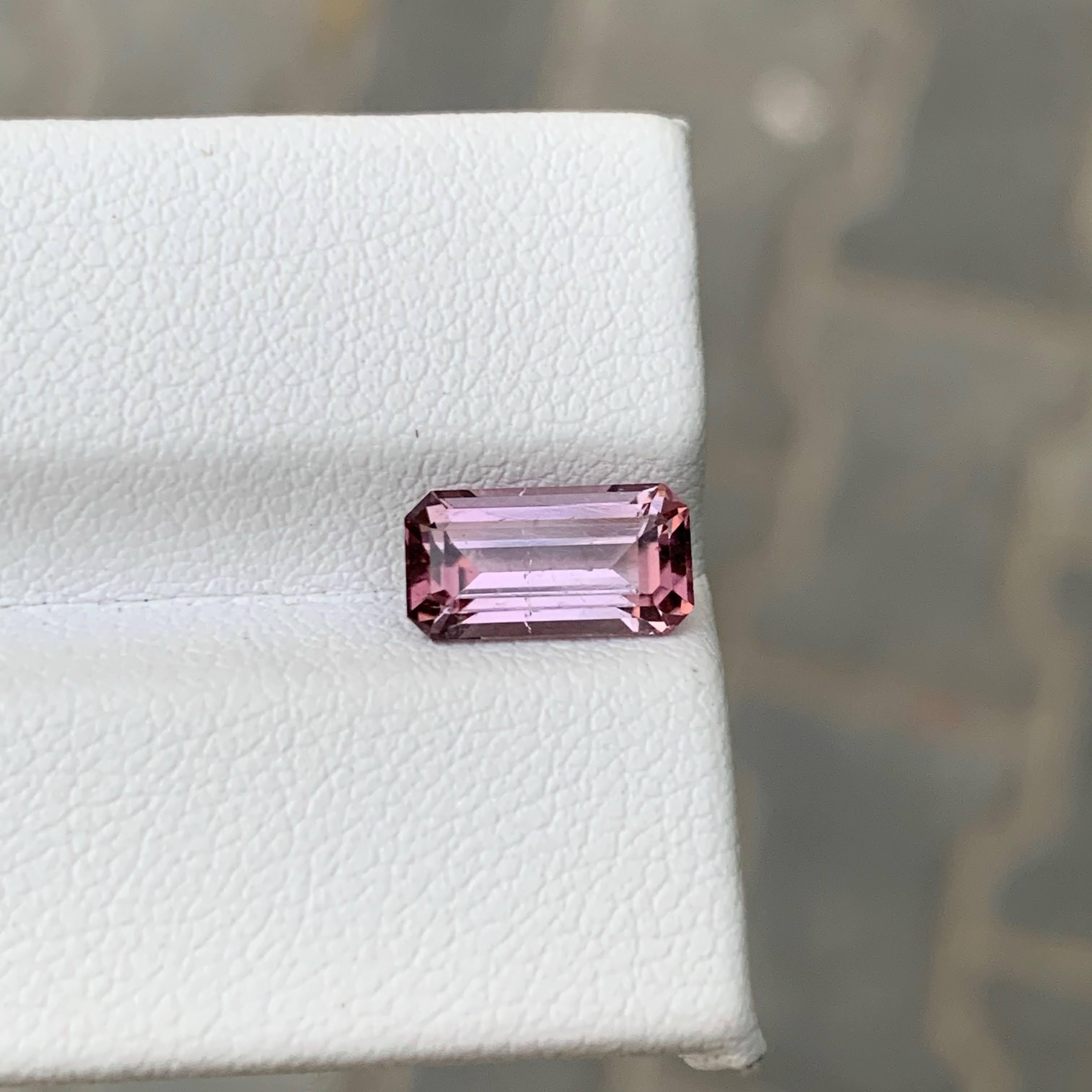 2.15 Carat Natural Loose Pinkish Tourmaline Stone Emerald Cut Afghan Gemstone (pierre précieuse afghane) Neuf - En vente à Bangkok, TH