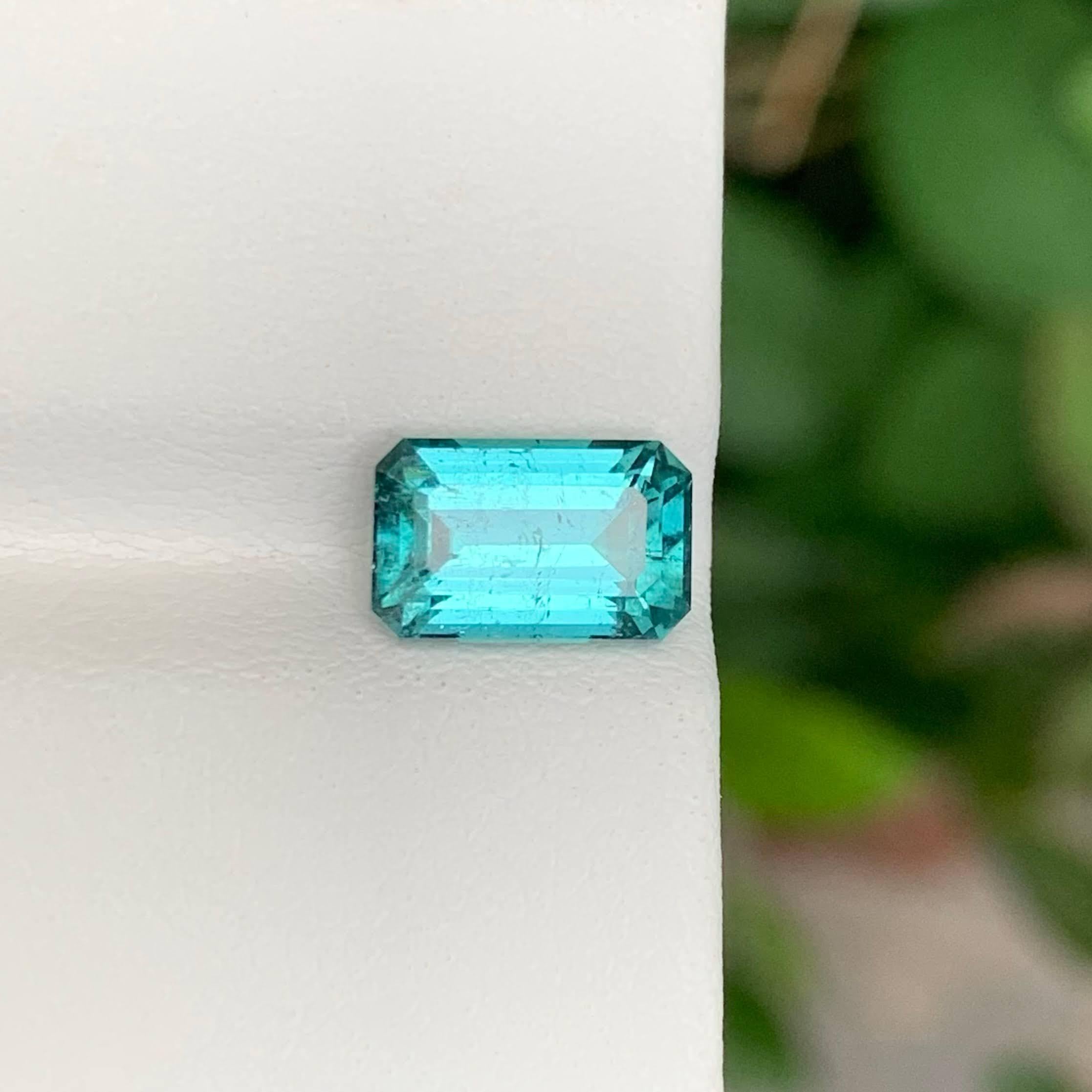 Peso 2,15 carati
Dimensioni 9,2x5,8x4,8 mm
Trattamento Nessuno
Origine afgana
Chiarezza  VVS
Forma taglio cuscino
NA



Questa bellissima tormalina naturale da 2,15 carati mostra una rara e rinfrescante tonalità blu mare, un'elegante miscela di