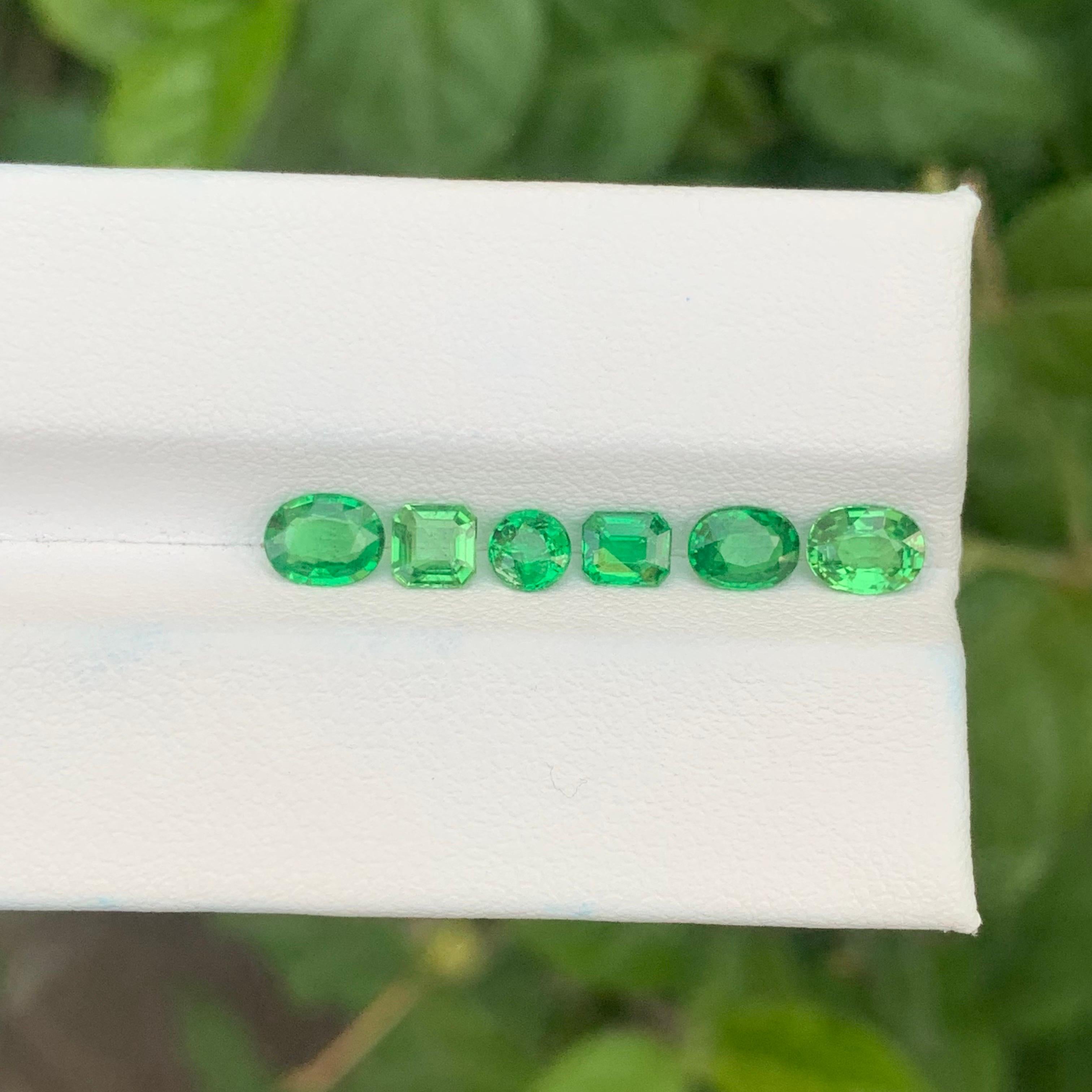 Mixed Cut 2.15 Carat Natural Loose Tsavorite Garnet Lot For Jewellery Making For Sale